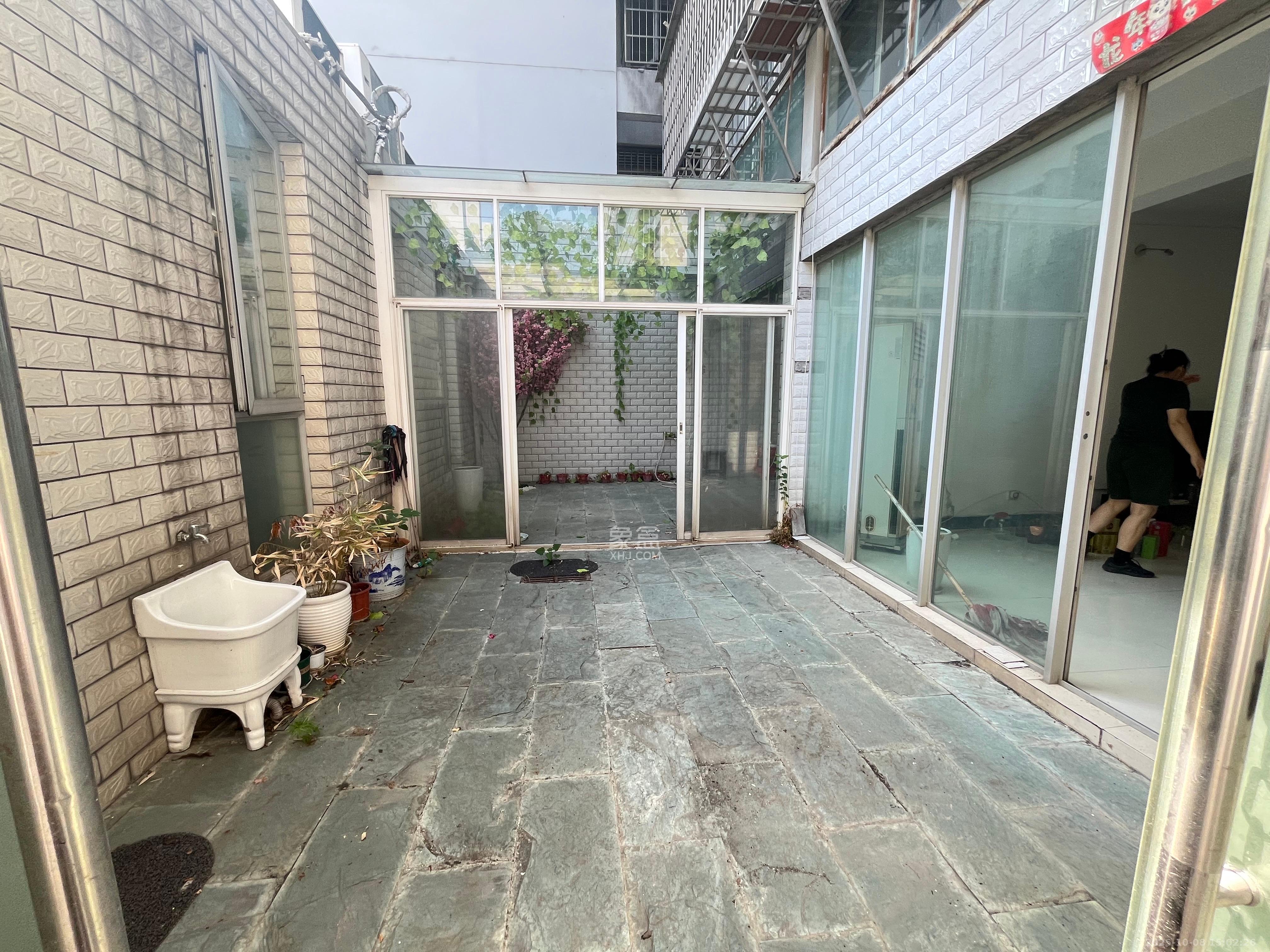 阳光100二期  4室2厅2卫    4500.0元/月室内图1