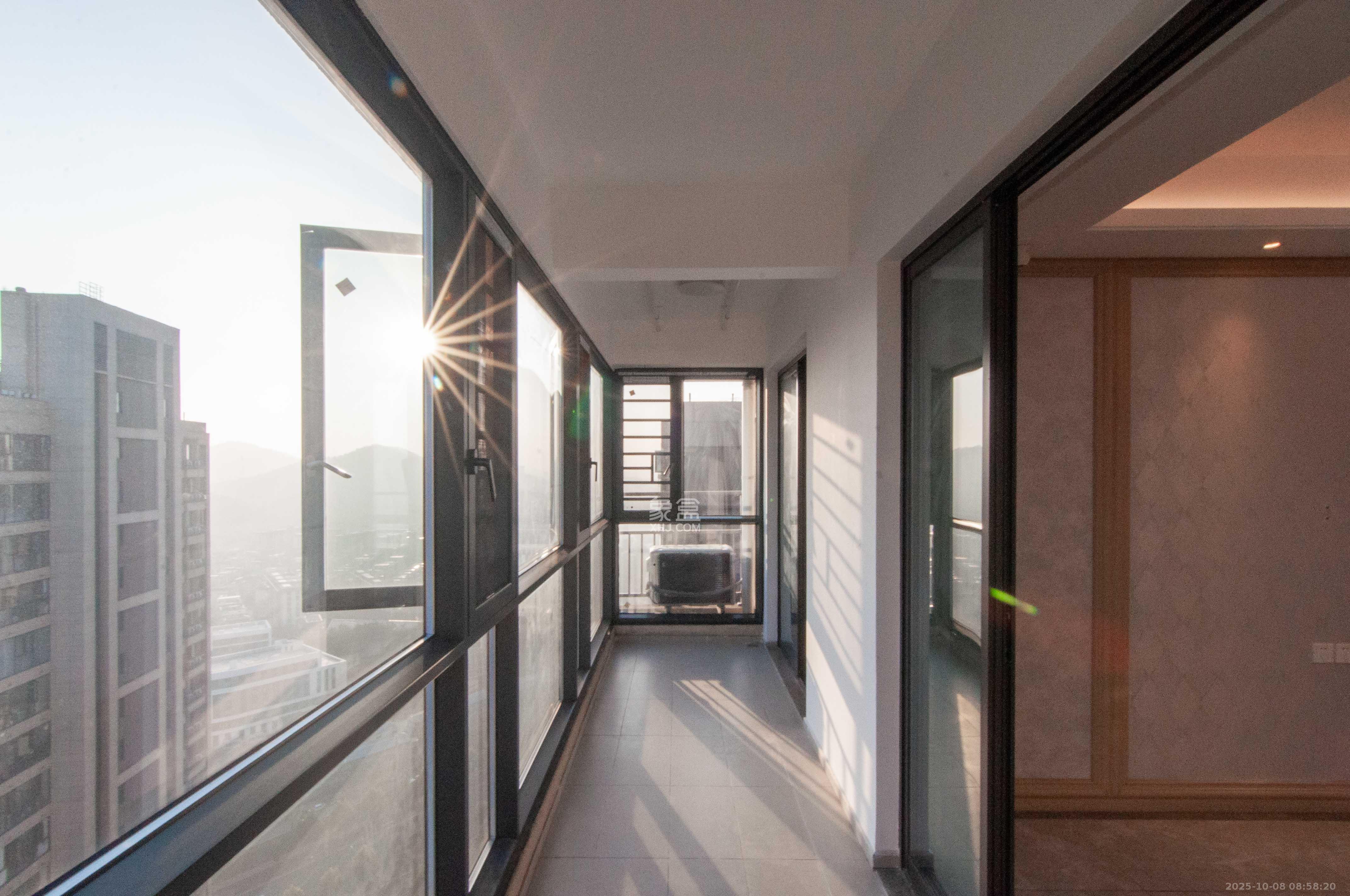 梅溪湖玺悦（新城金茂梦想玺悦）  3室2厅2卫    135.0万其他