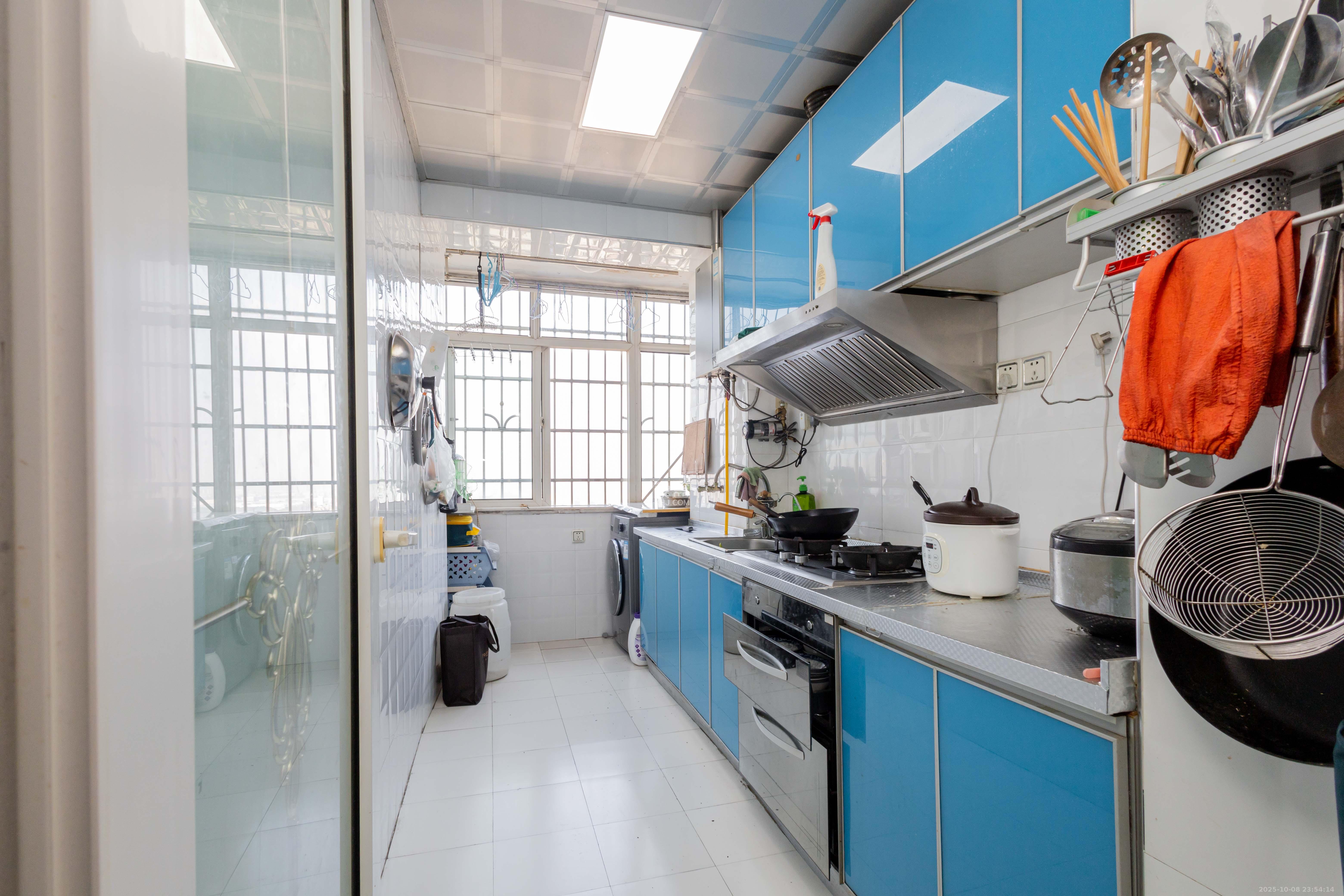 未来蜂巢 3室2厅1卫 34.8万 未来蜂巢 3室2厅1卫 34.8万厨房