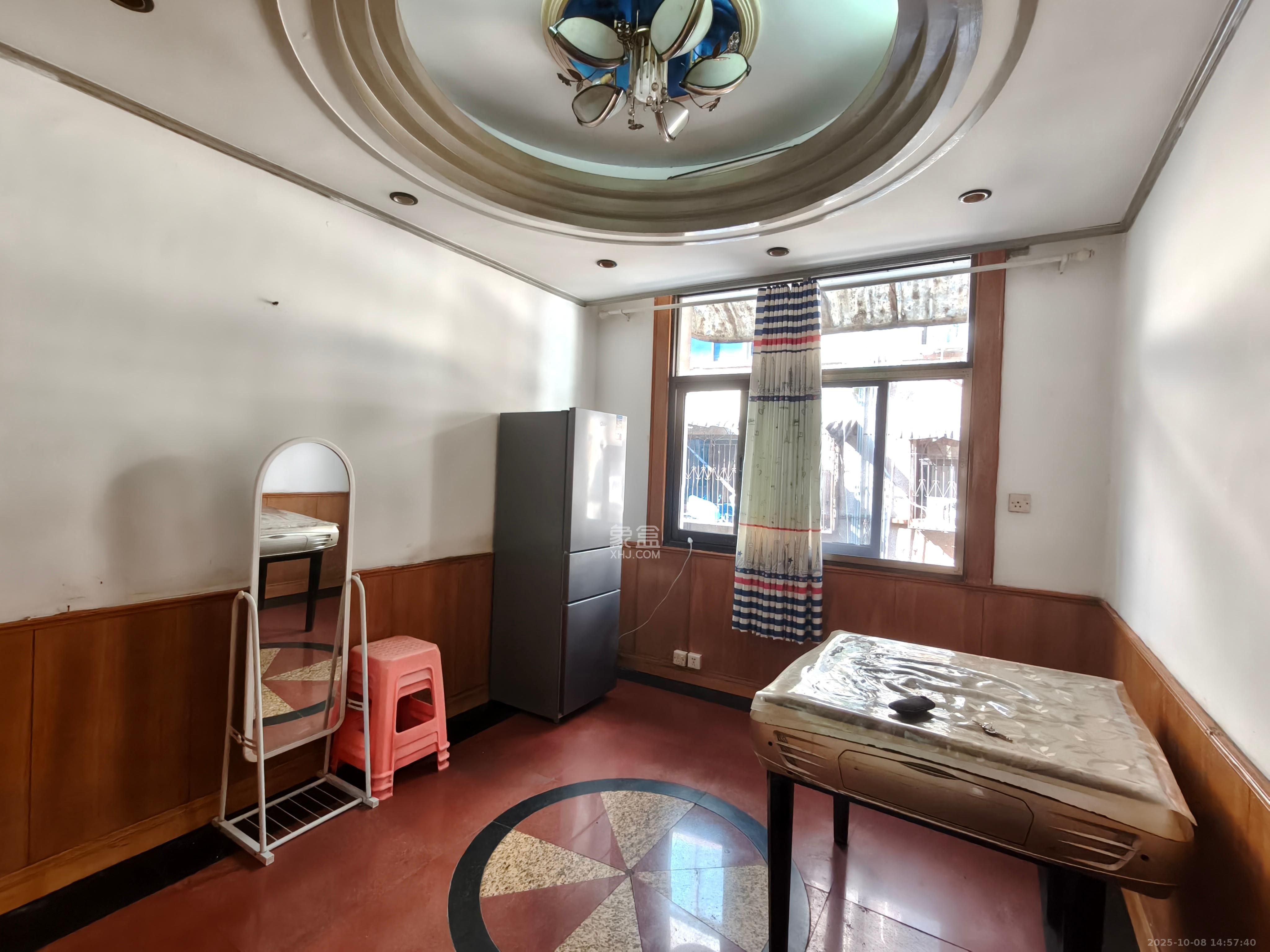 长沙市工商行政管理局郊区分局宿舍  2室2厅1卫    1500.0元/月室内图