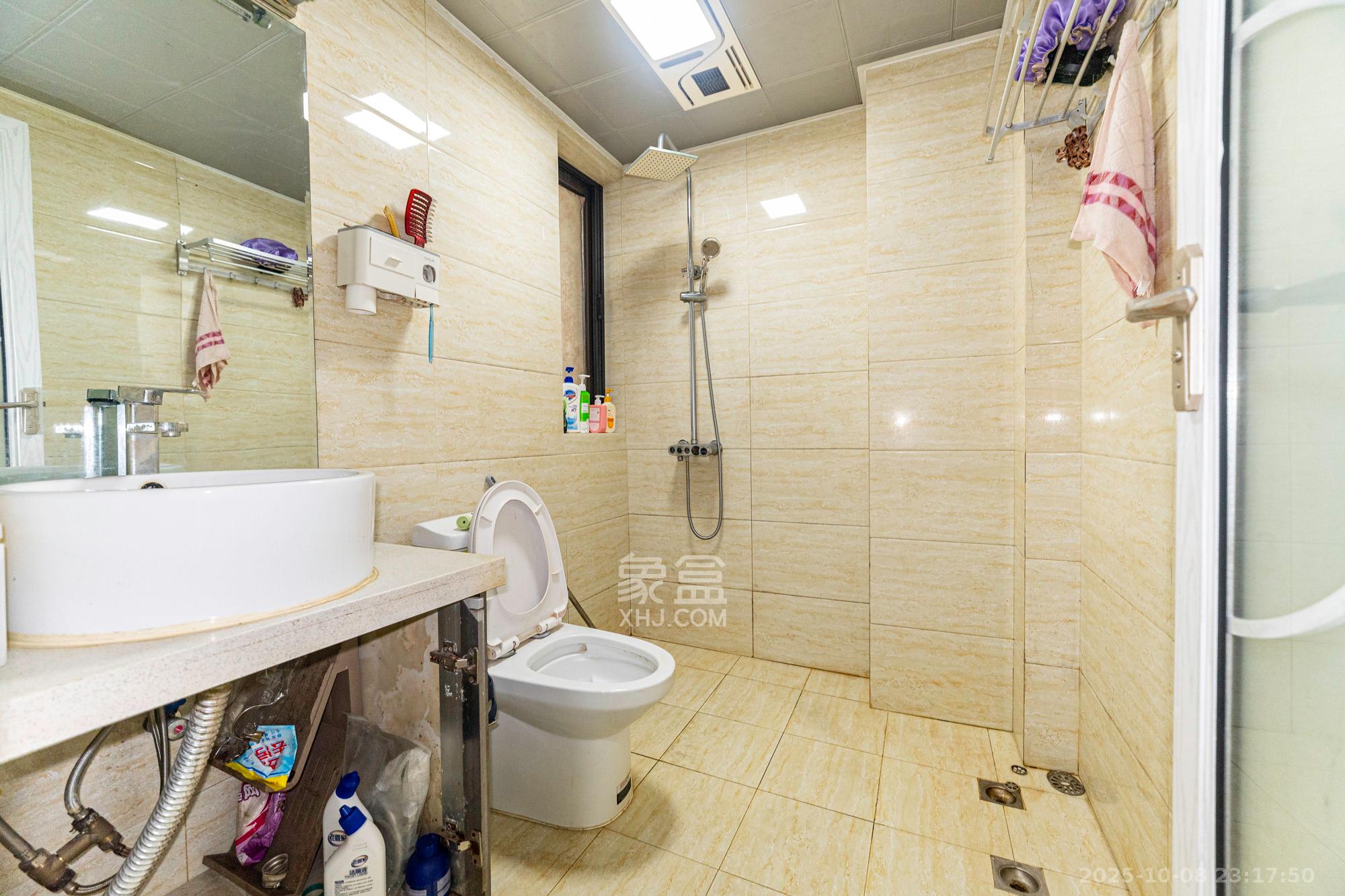 国泰九龙湾 3室2厅2卫 91.8万 国泰九龙湾 3室2厅2卫 91.8万卫生间