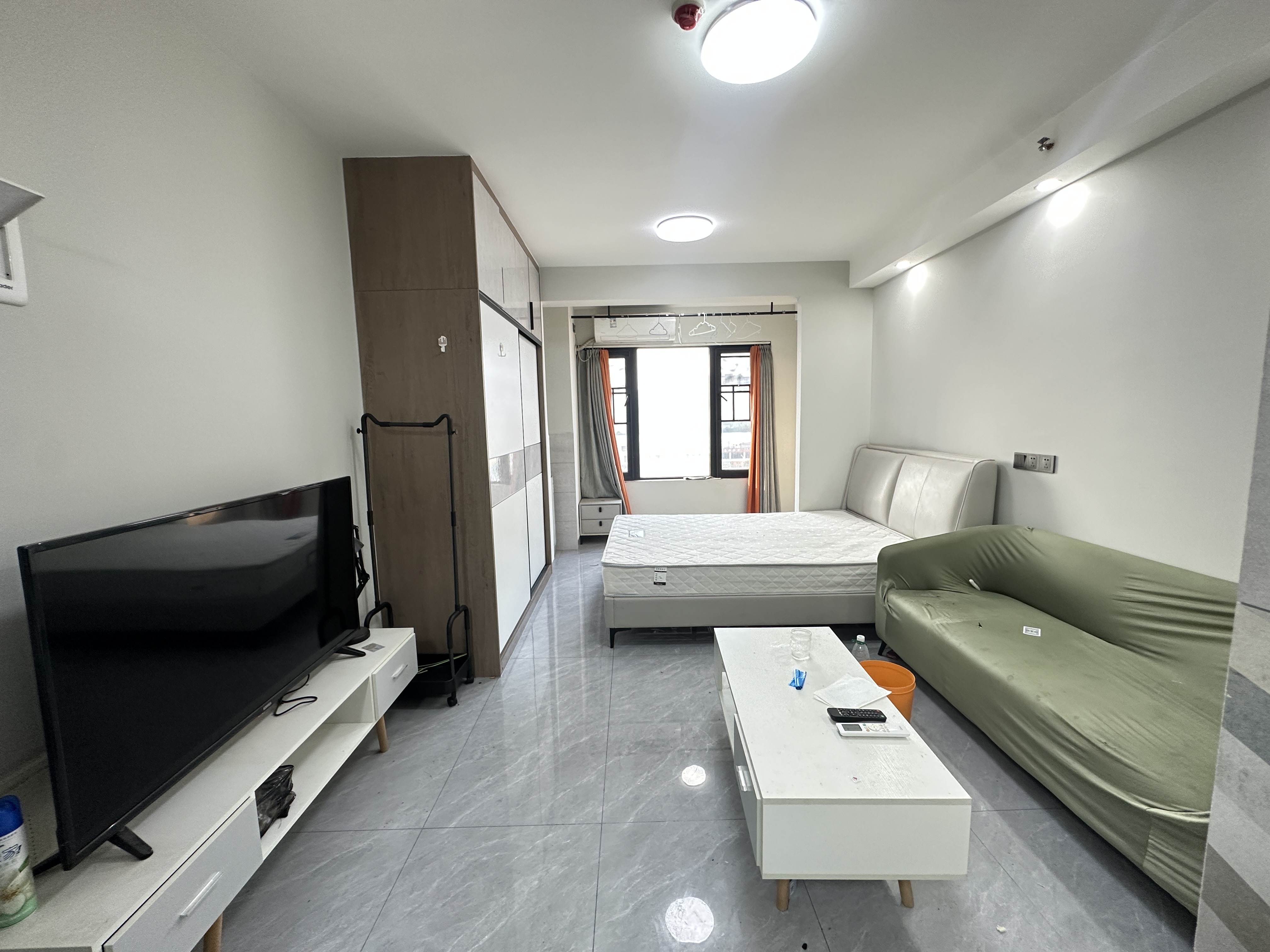 中海珑悦府  1室1厅1卫    1400.0元/月户型图