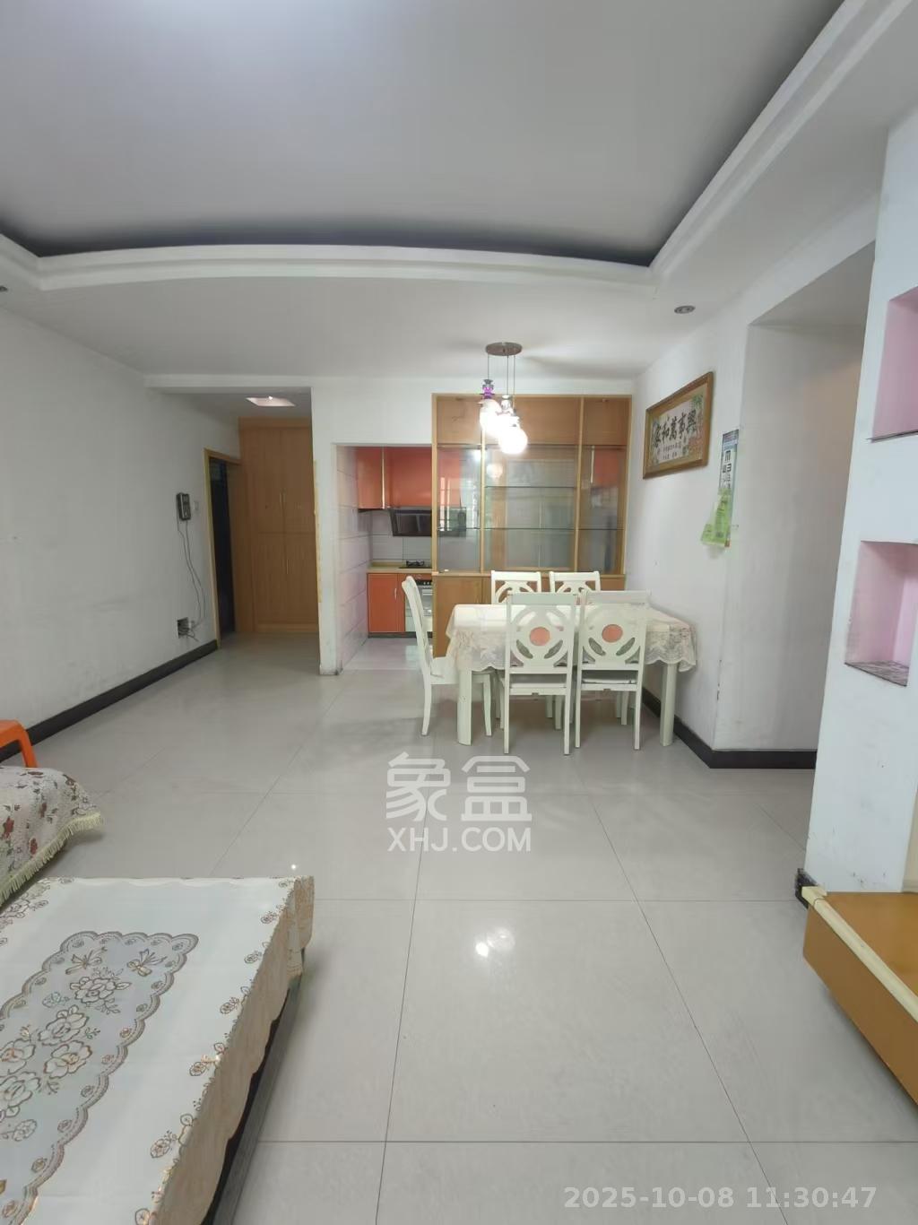 麓谷加州阳光  2室2厅1卫    2100.0元/月 麓谷加州阳光  2室2厅1卫    2100.0元/月室内图