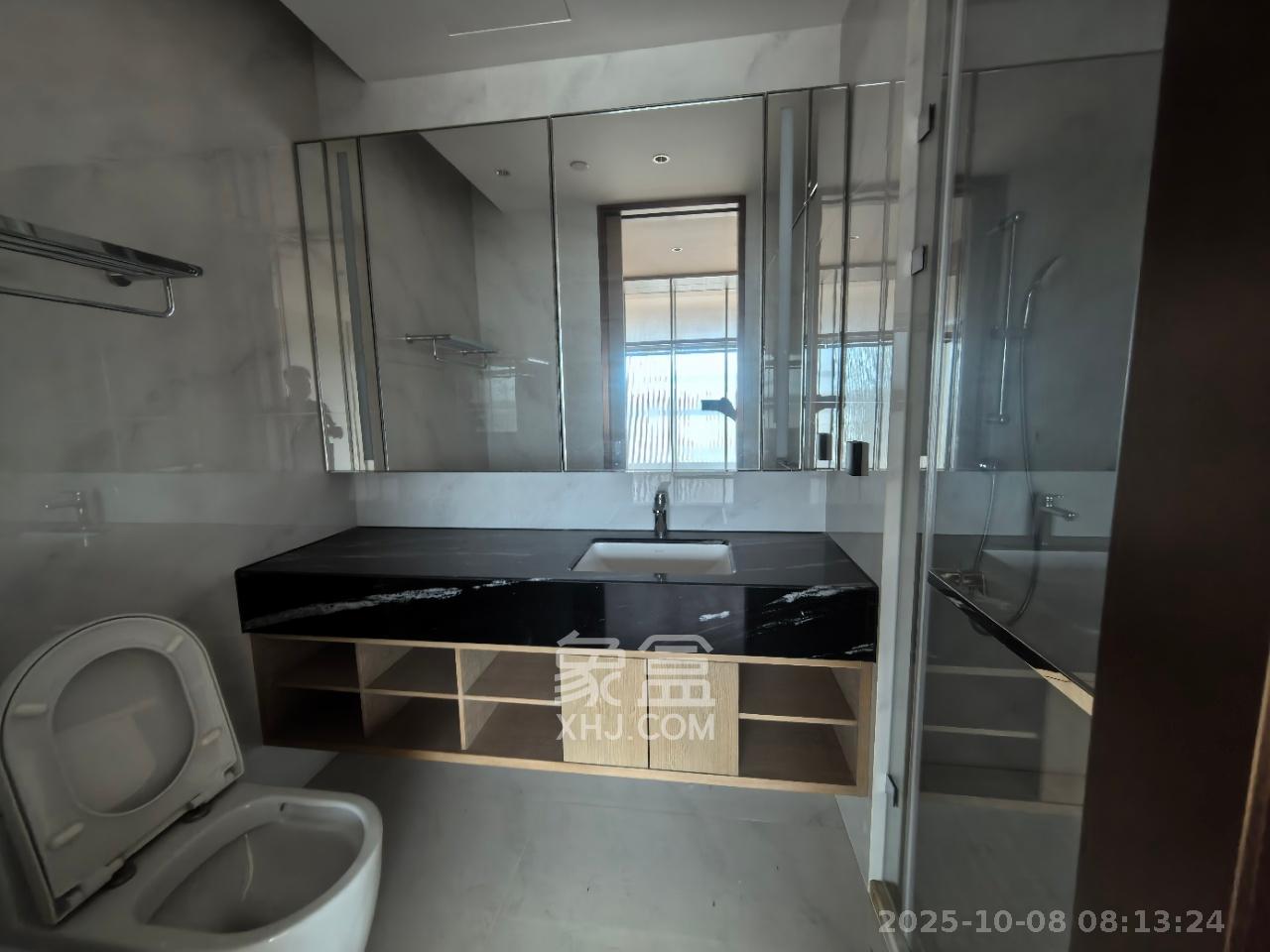 运达中央广场三期  3室2厅2卫    9000.0元/月室内图