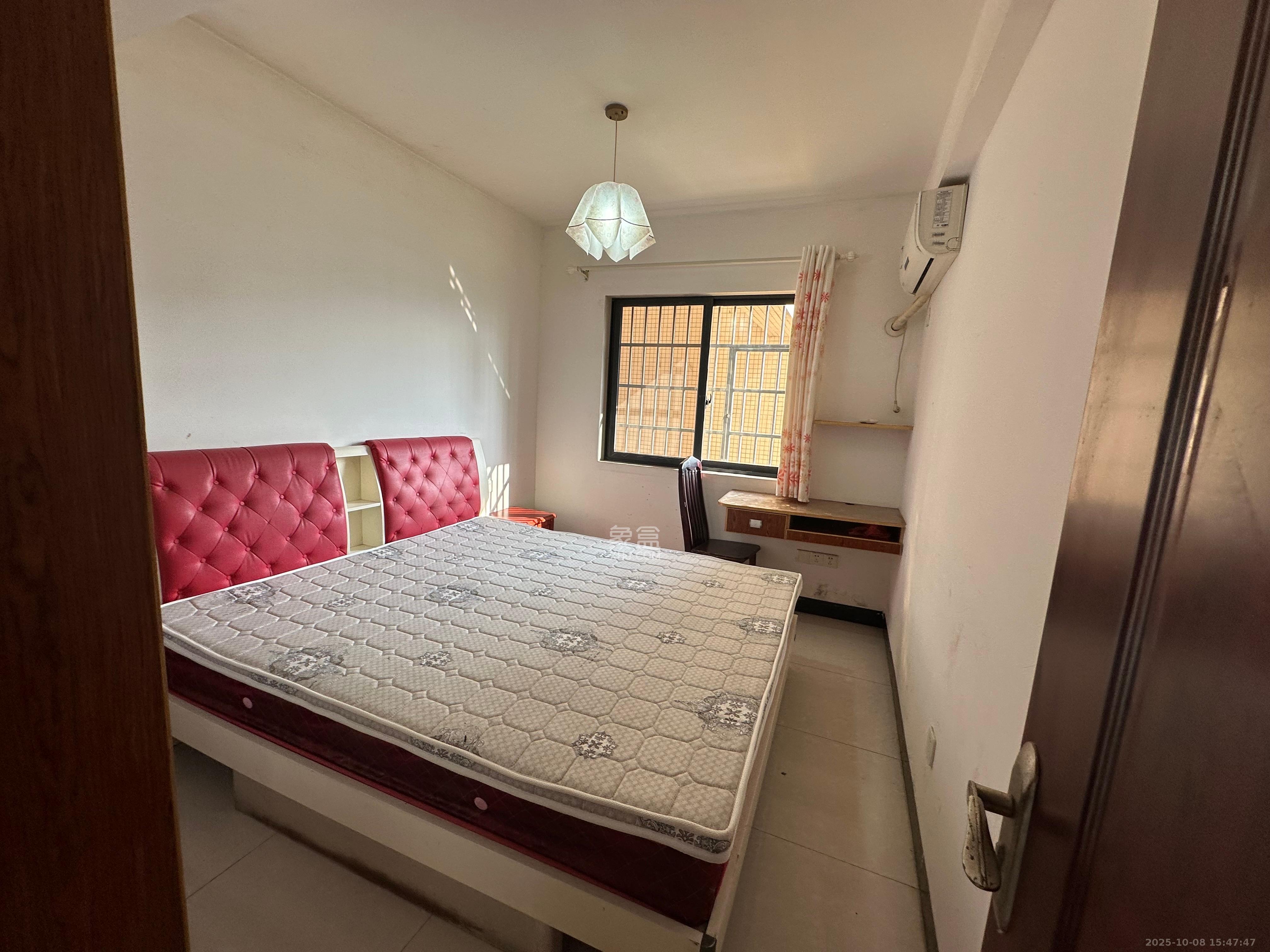 上峰苑（兰亭玥岛）  2室2厅1卫    1800.0元/月室内图