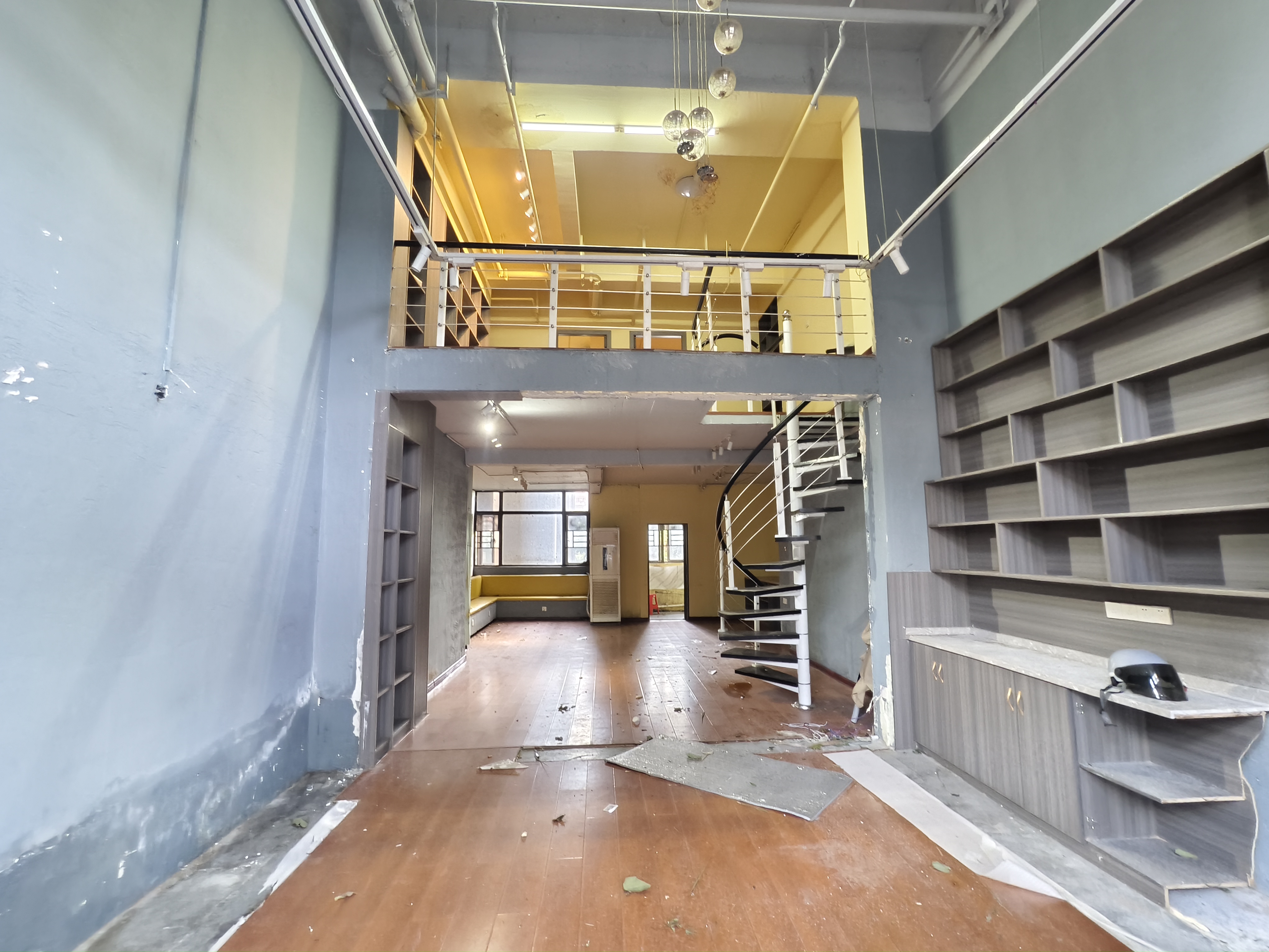 绿地海德公馆   150.0㎡      8000.0元/月室内图