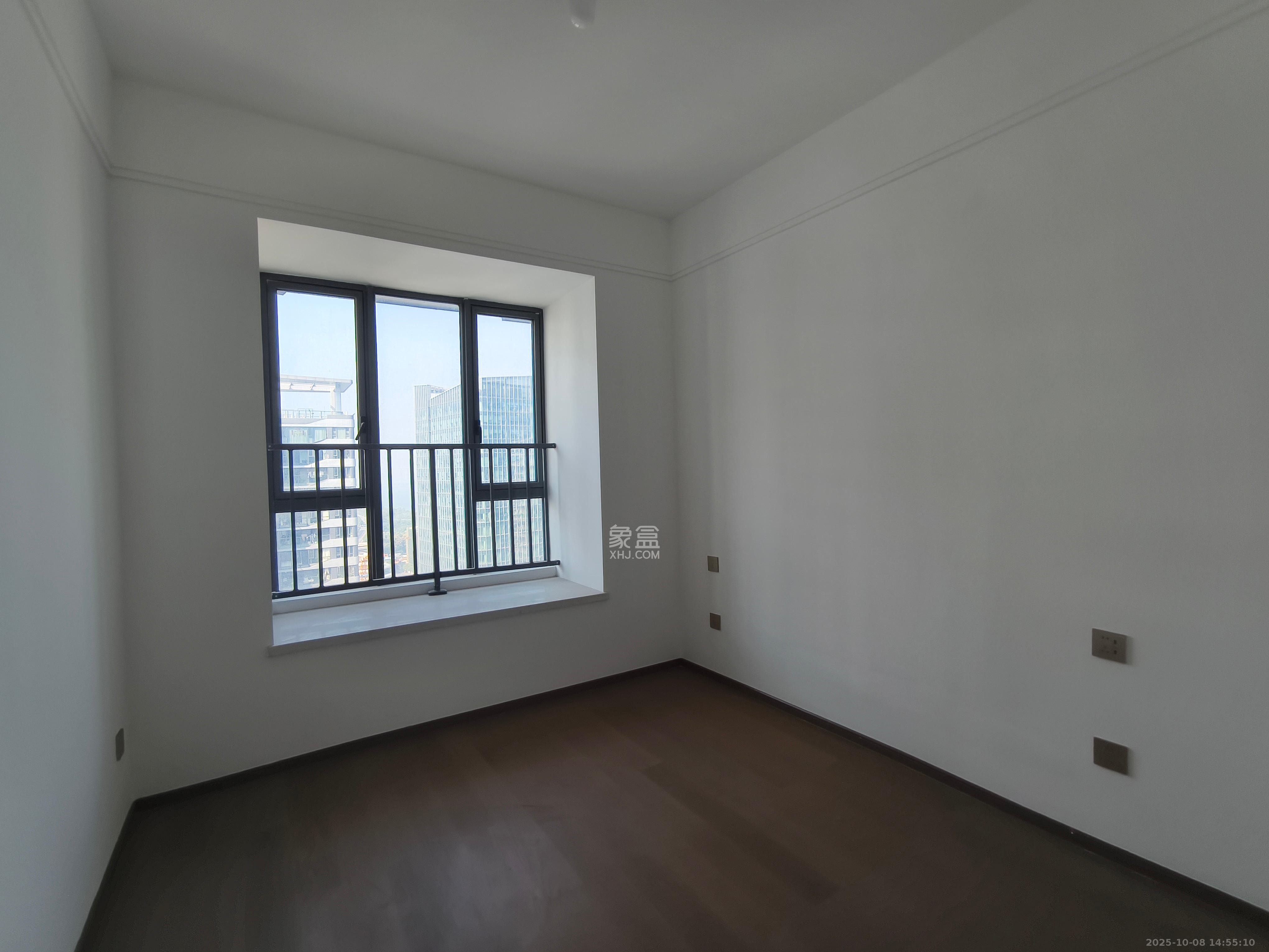 复地滨江金融中心 4室2厅2卫 4200.0元/月 复地滨江金融中心 4室2厅2卫 4200.0元/月室内图