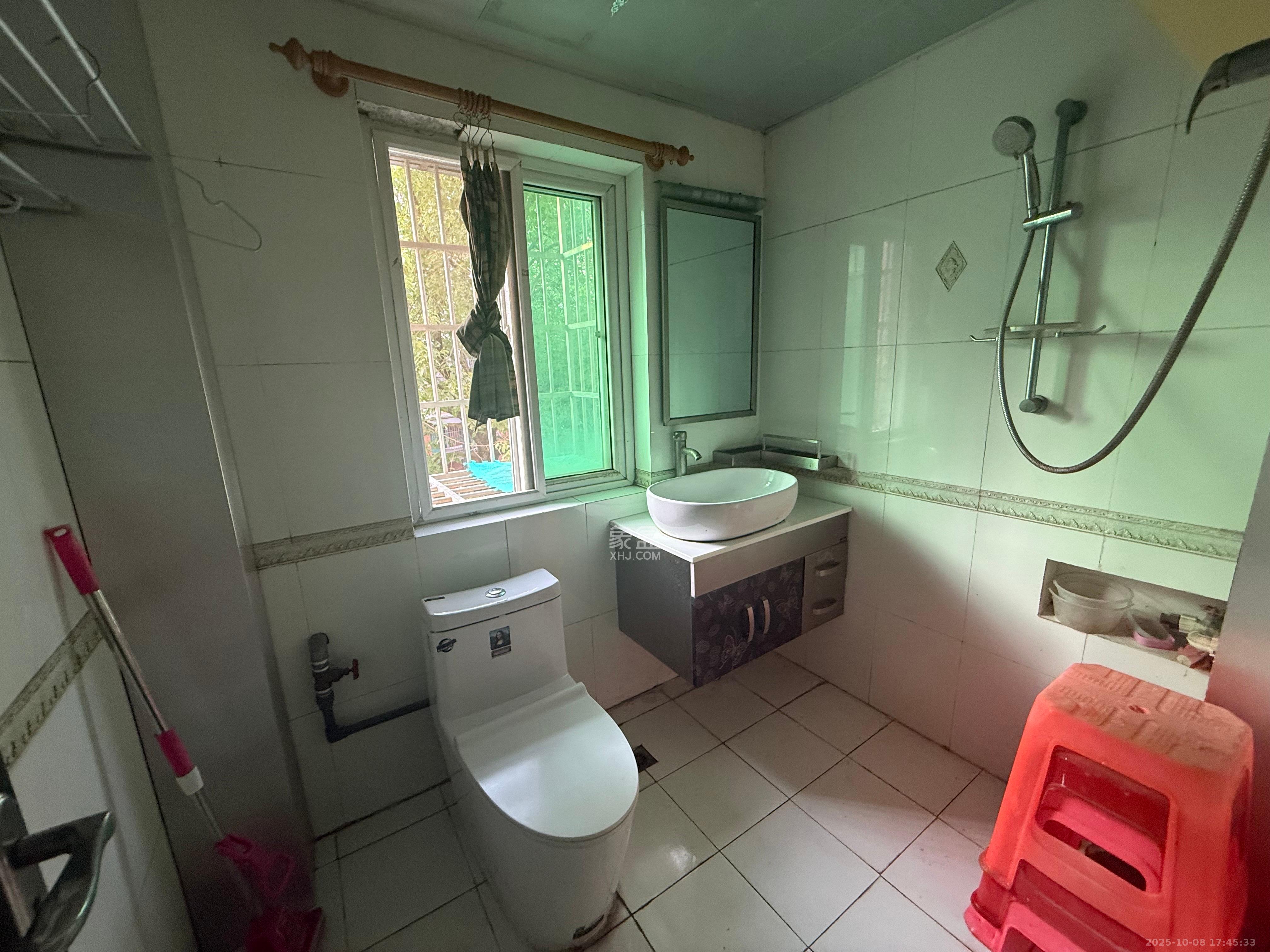 恩瑞麓山名园(龙王港小区) 3室2厅2卫 2200.0元/月 恩瑞麓山名园(龙王港小区) 3室2厅2卫 2200.0元/月室内图