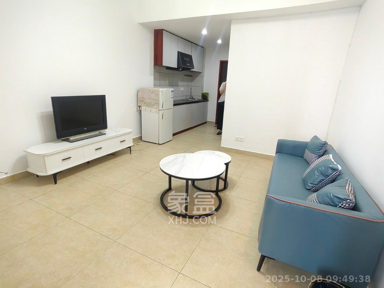 融圣国际  1室1厅1卫    1600.0元/月 融圣国际  1室1厅1卫    1600.0元/月室内图1