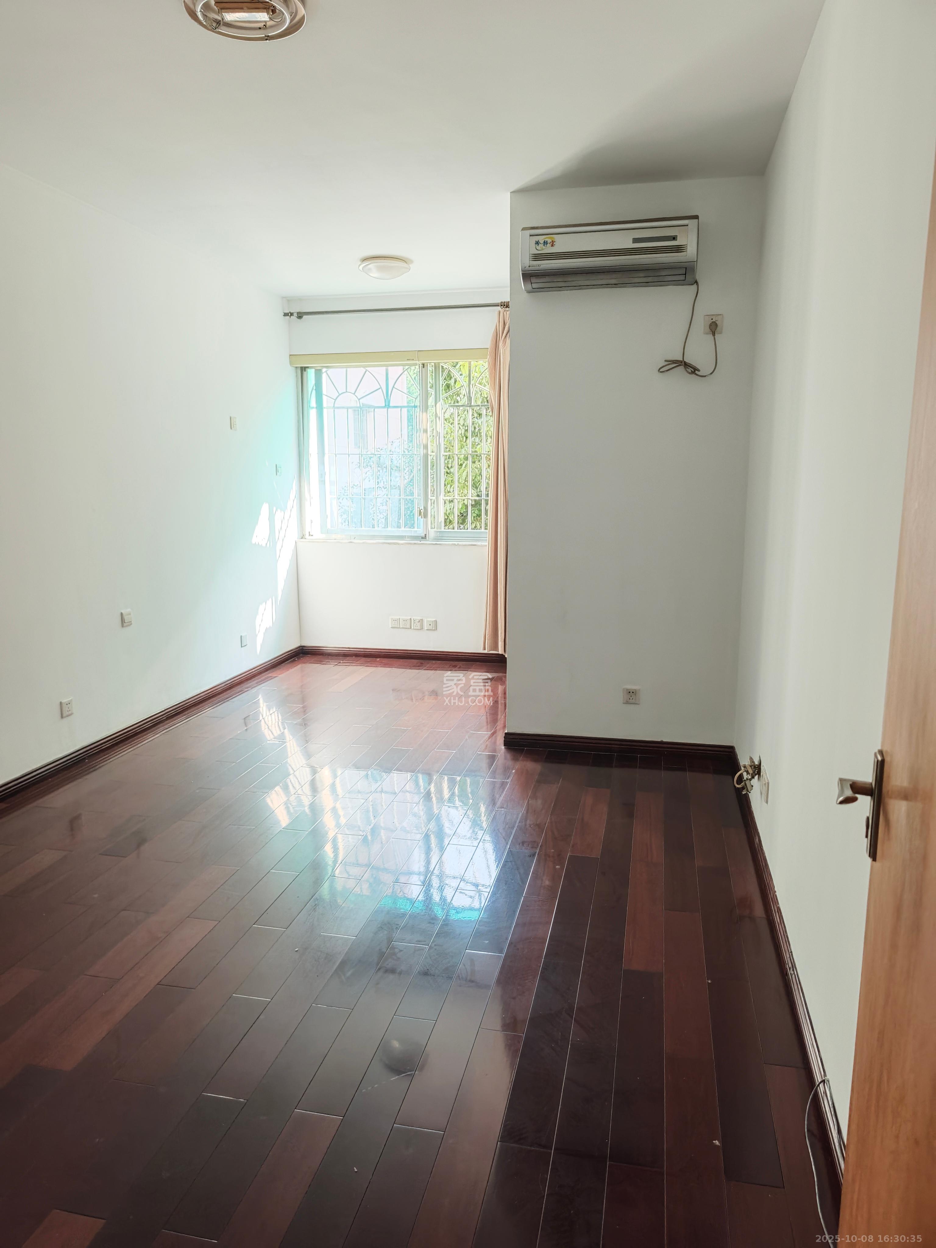 湘卫花苑  4室2厅2卫    2900.0元/月室内图