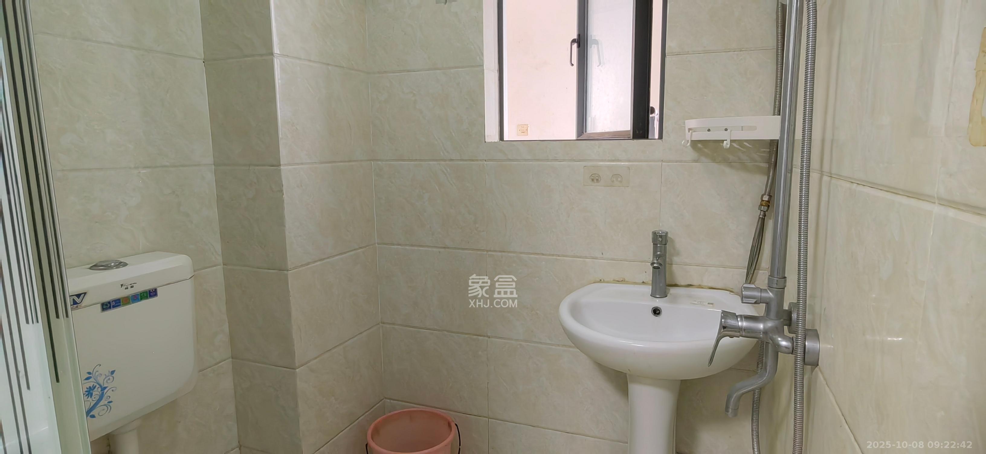 东方芙蓉 1室1厅1卫 1200.0元/月 东方芙蓉 1室1厅1卫 1200.0元/月室内图