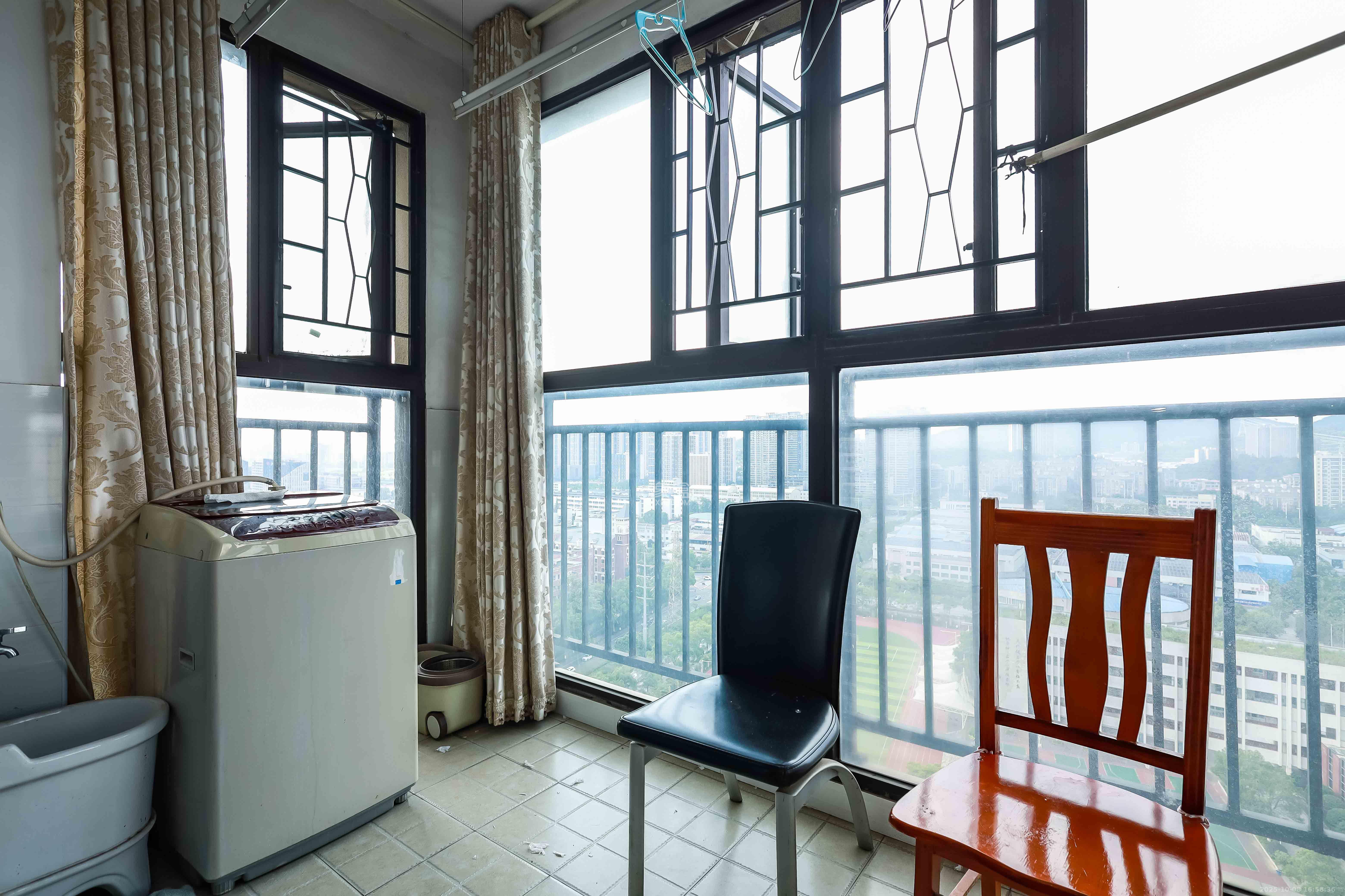 南枫时光  3室2厅1卫    2600.0元/月室内图