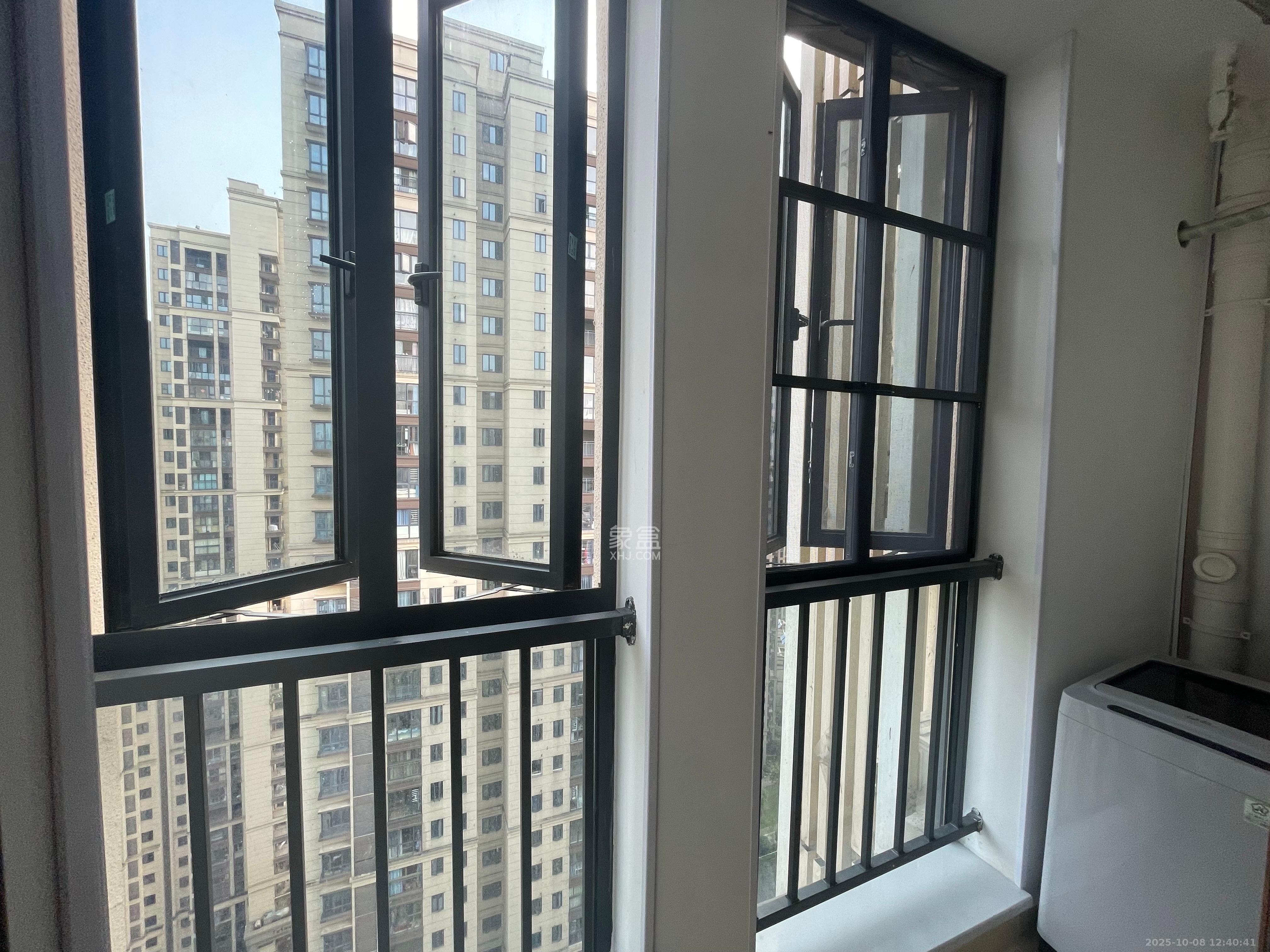 荣泰广场 1室0厅0卫 1100.0元/月 荣泰广场 1室0厅0卫 1100.0元/月室内图