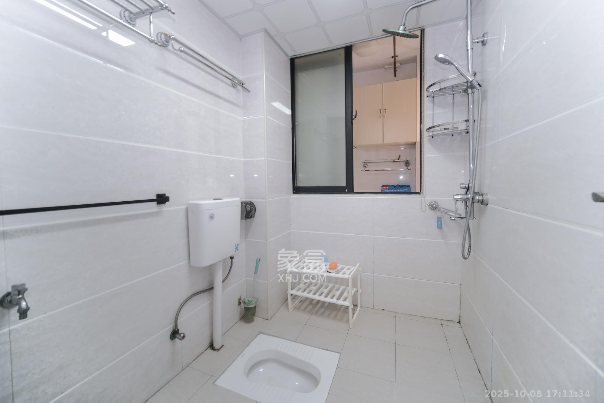 三一街区  2室2厅1卫    52.8万 三一街区  2室2厅1卫    52.8万卫生间