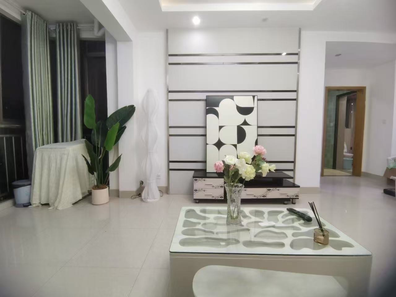 华新苑 2室2厅1卫 1800.0元/月 华新苑 2室2厅1卫 1800.0元/月室内图