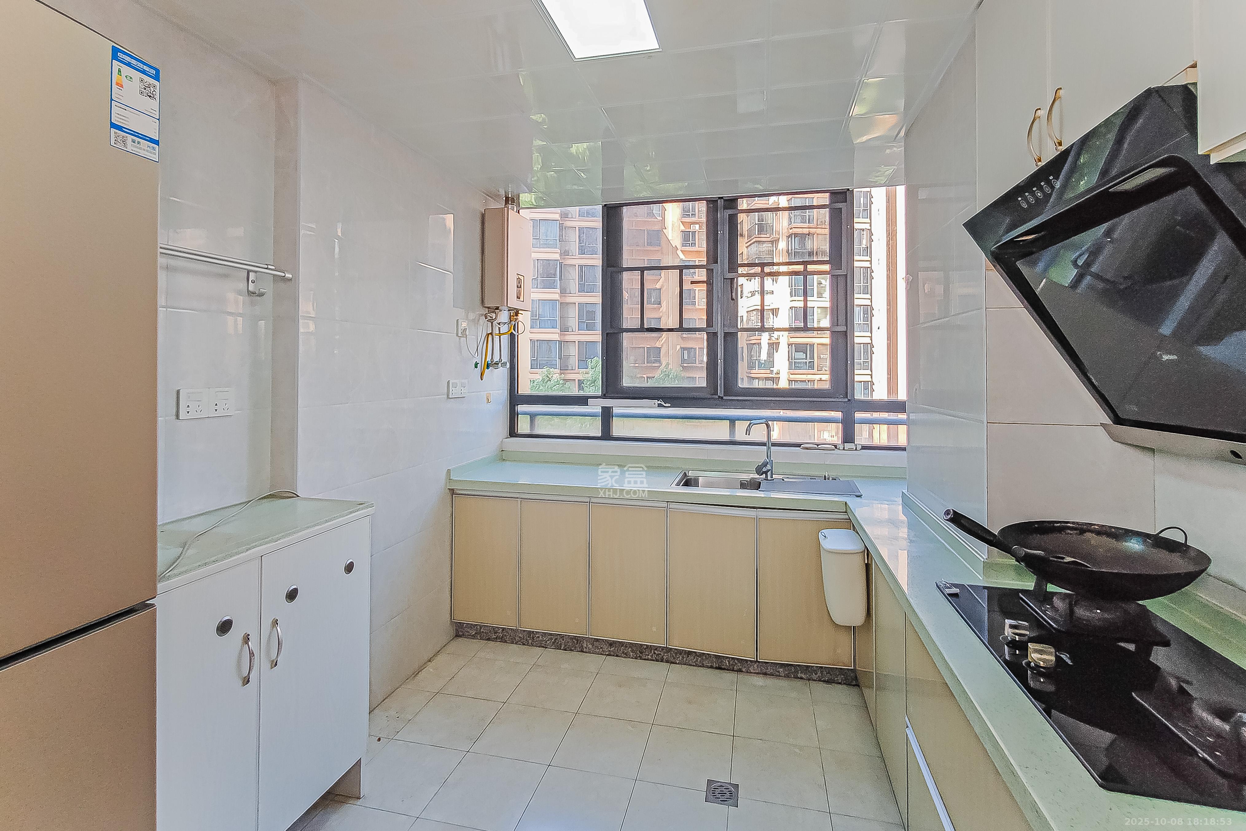 兴威帕克水岸 3室2厅2卫 97.0万 兴威帕克水岸 3室2厅2卫 97.0万厨房