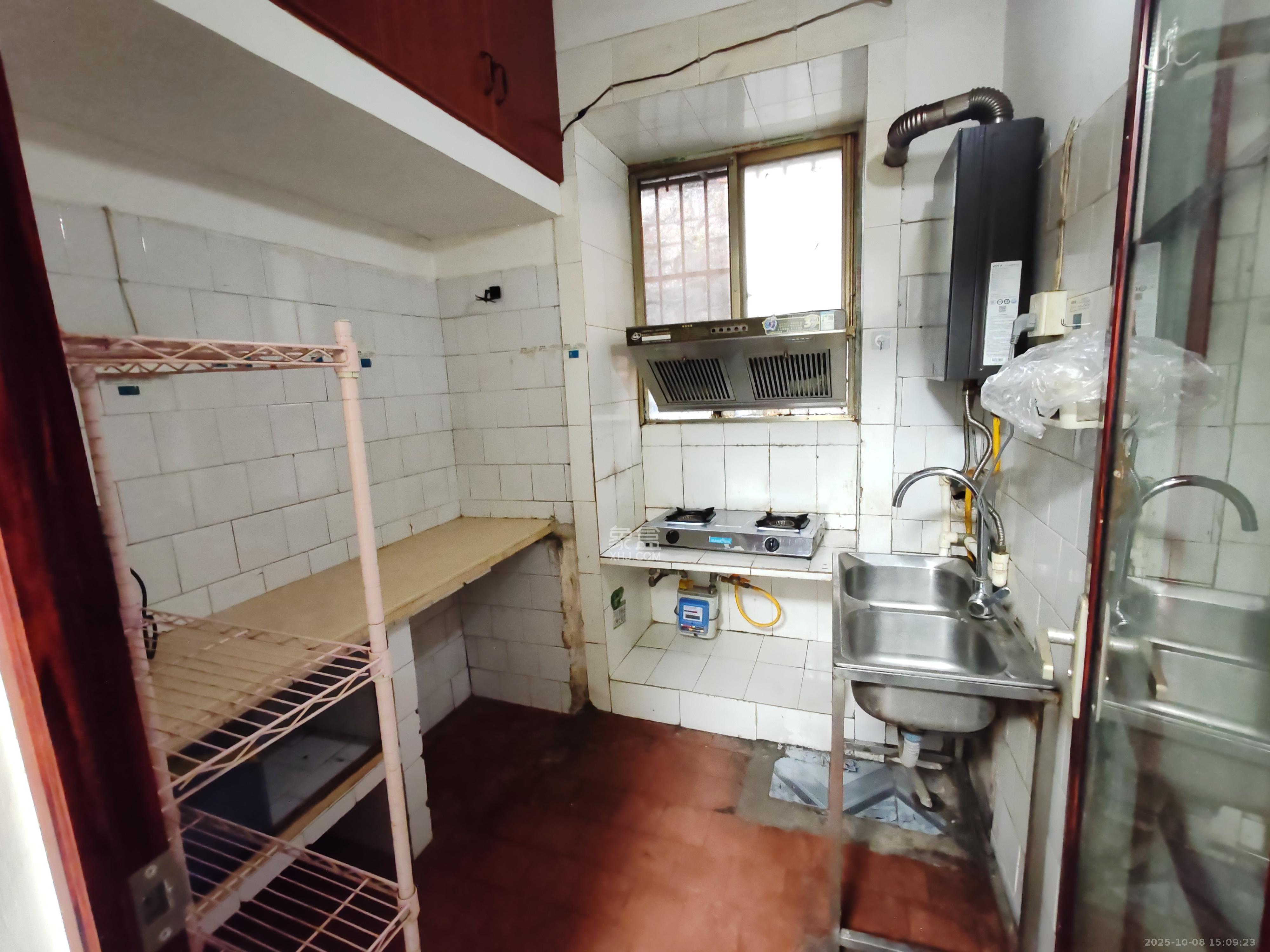 公交金盆小区 2室1厅1卫 1300.0元/月 公交金盆小区 2室1厅1卫 1300.0元/月室内图