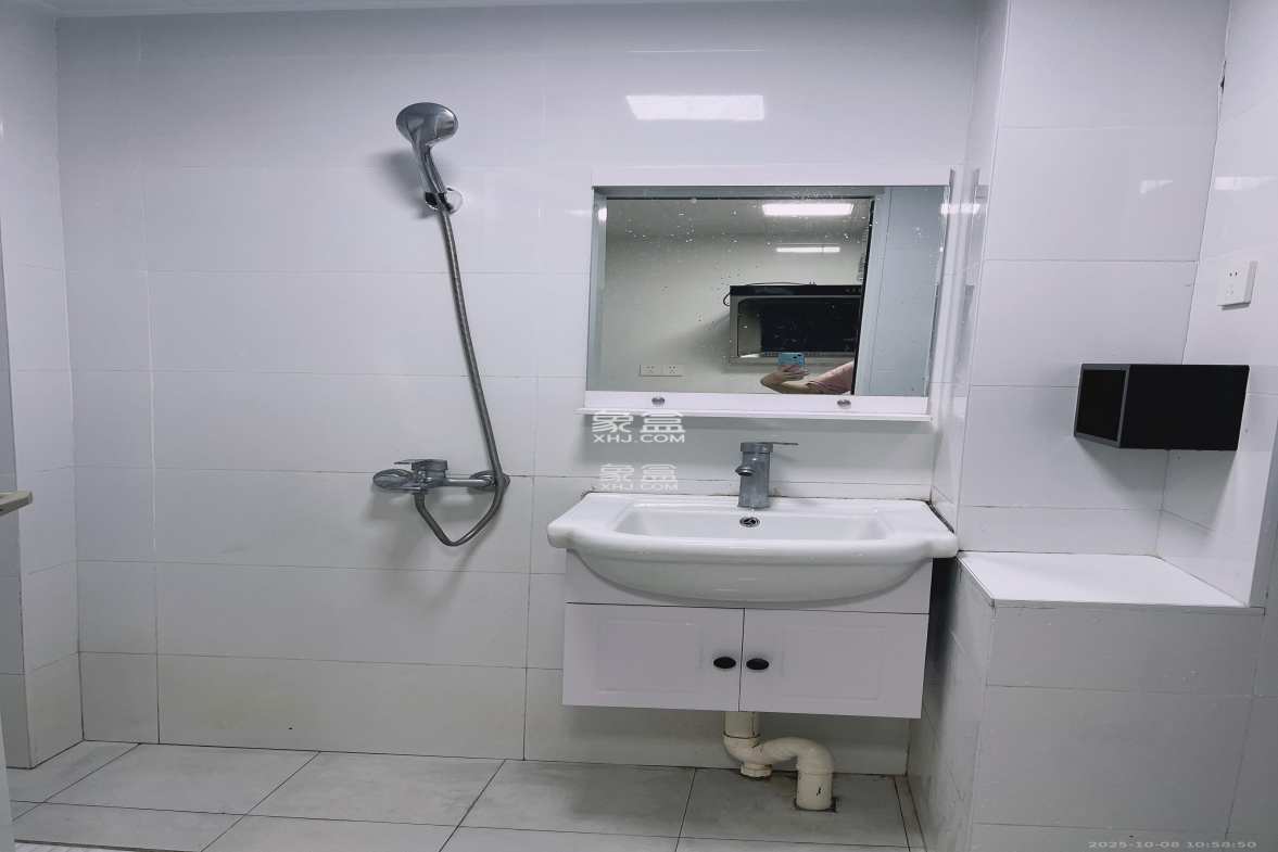 嘉华城(一期)  1室1厅1卫    1350.0元/月 嘉华城(一期)  1室1厅1卫    1350.0元/月室内图