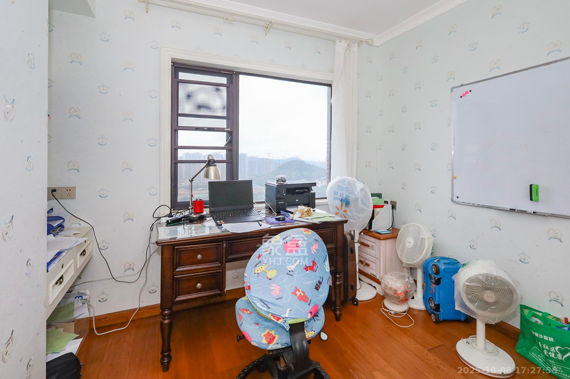 钰龙天下二期(钰龙佳园) 5室2厅2卫 292.0万 钰龙天下二期(钰龙佳园) 5室2厅2卫 292.0万卧室