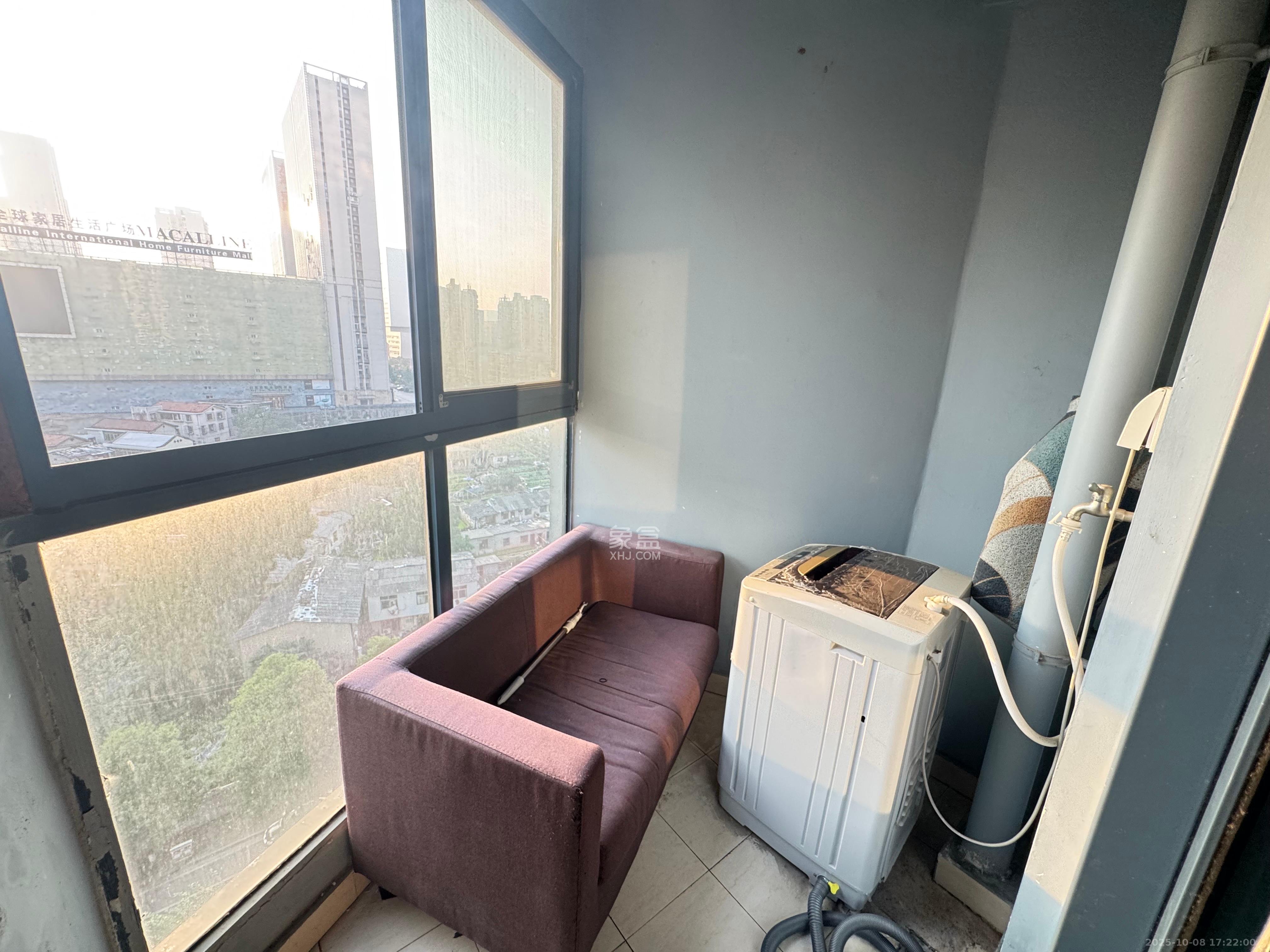 绿地中央广场  1室1厅1卫    1400.0元/月室内图