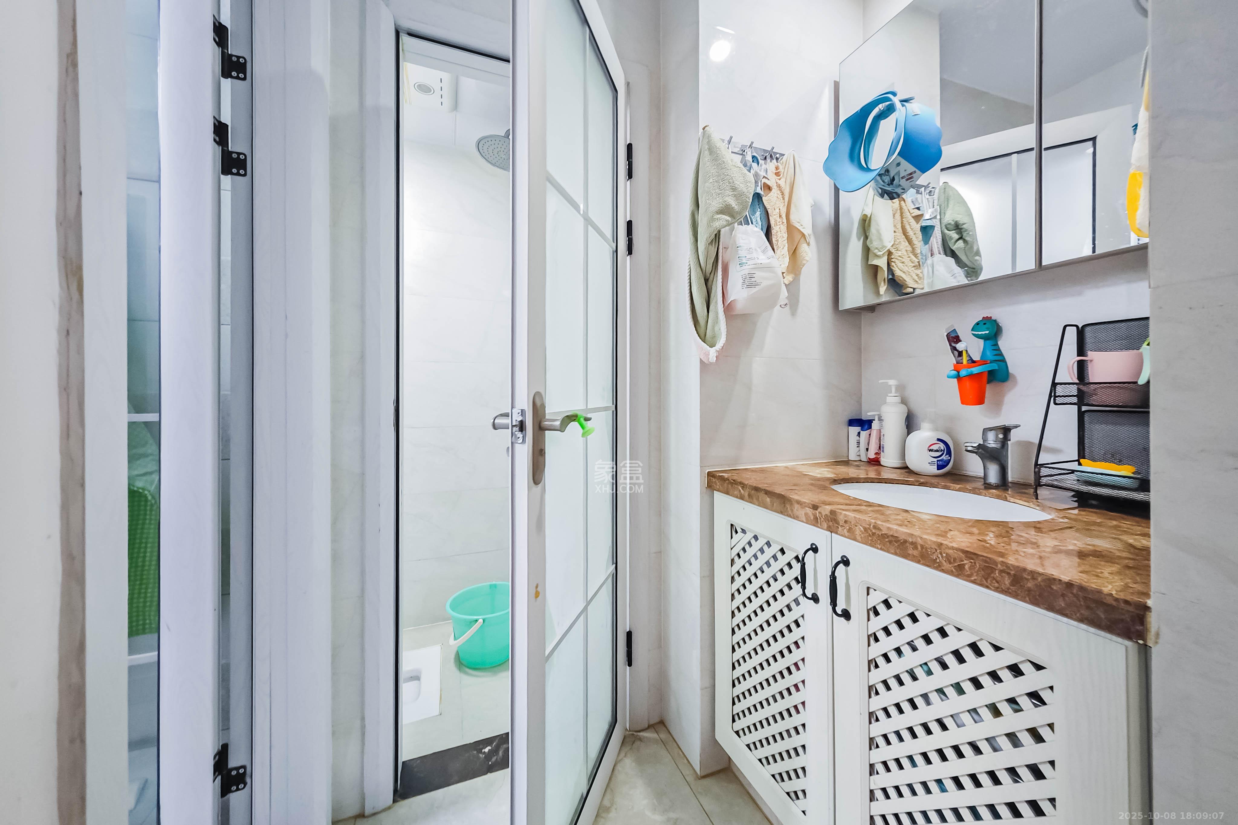 旭辉香樟公馆 3室2厅2卫 89.8万 旭辉香樟公馆 3室2厅2卫 89.8万卫生间