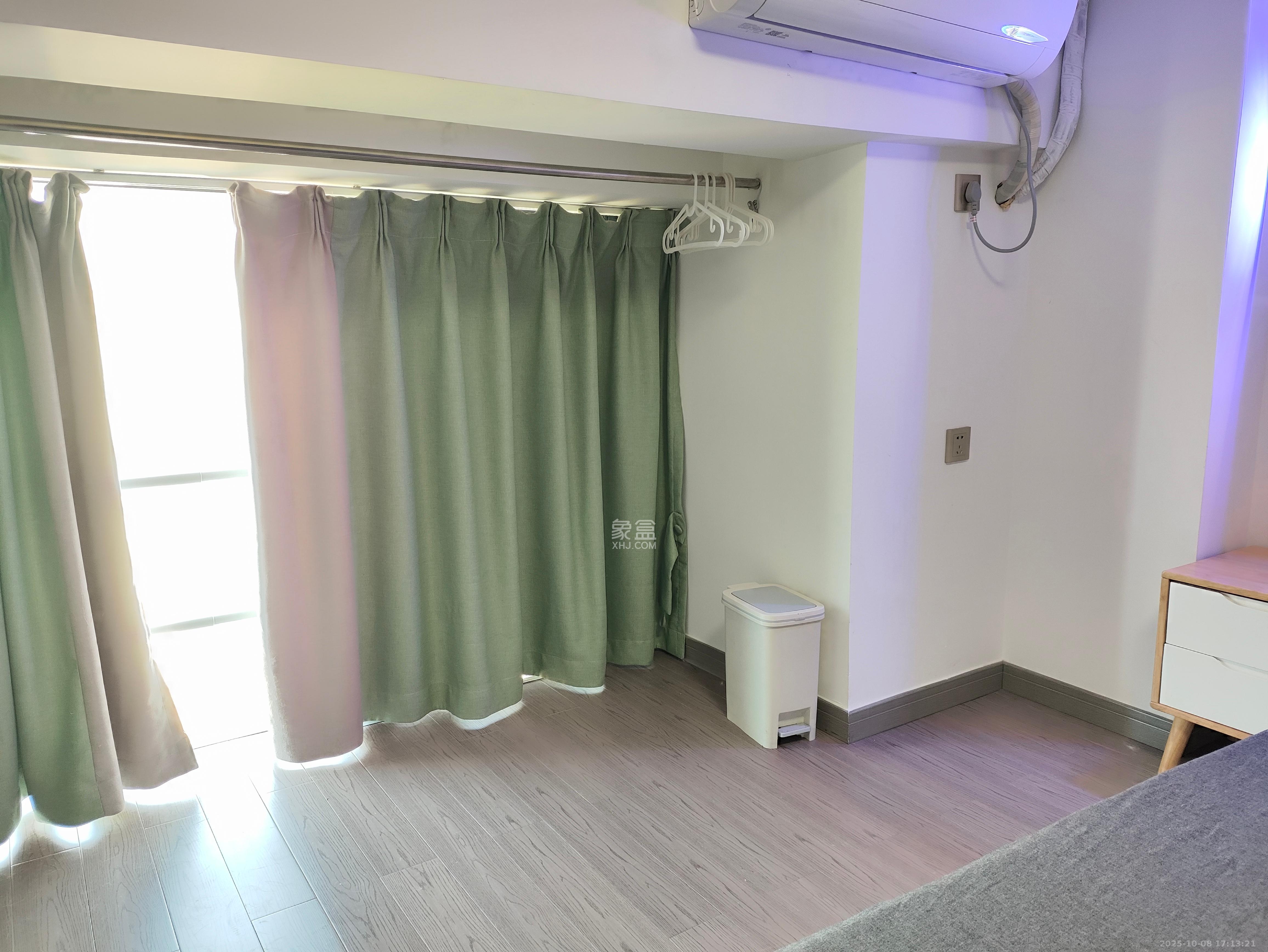 万润时光里  1室0厅0卫    2600.0元/月室内图
