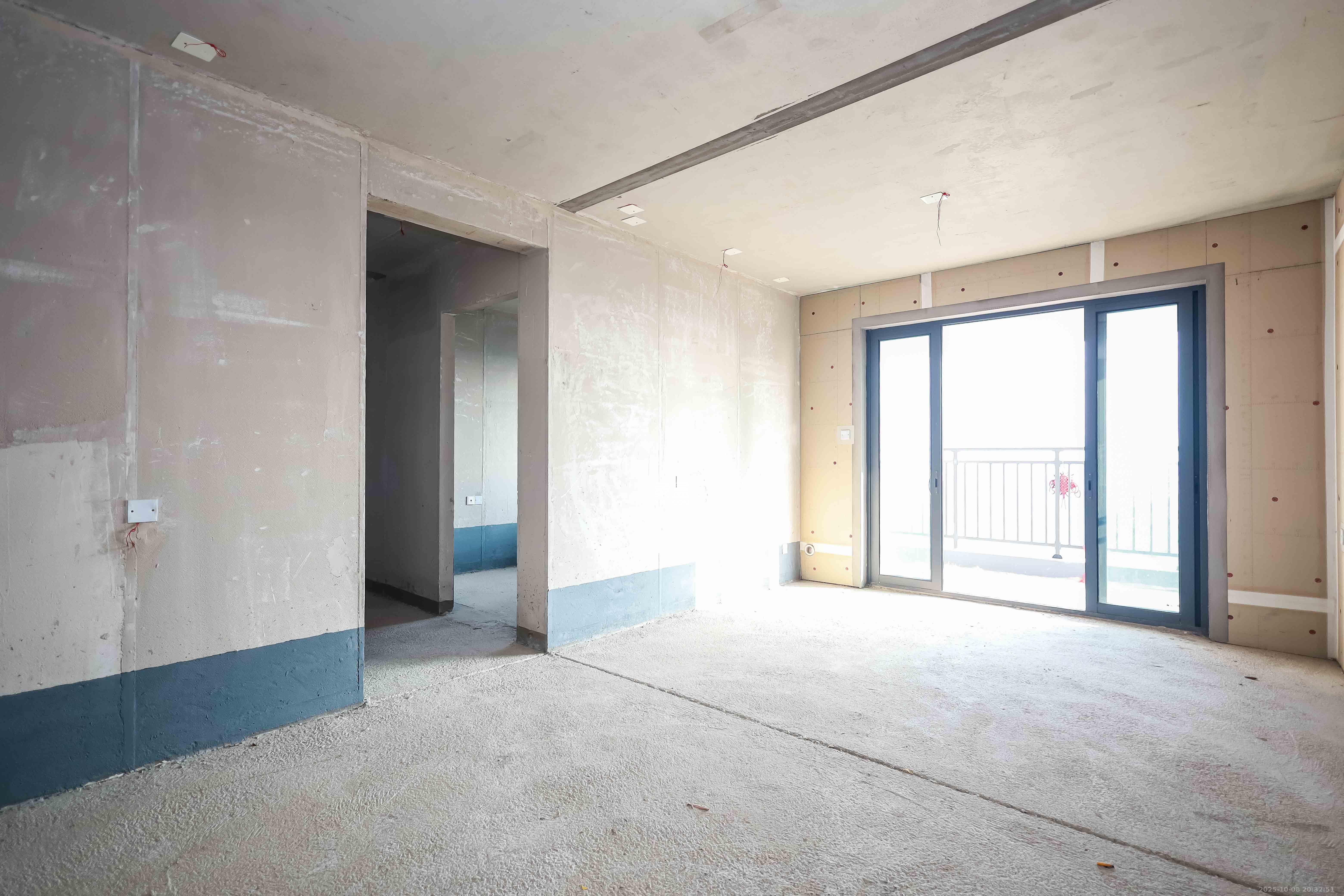 保利恒伟时光印象  4室2厅2卫    119.8万客厅