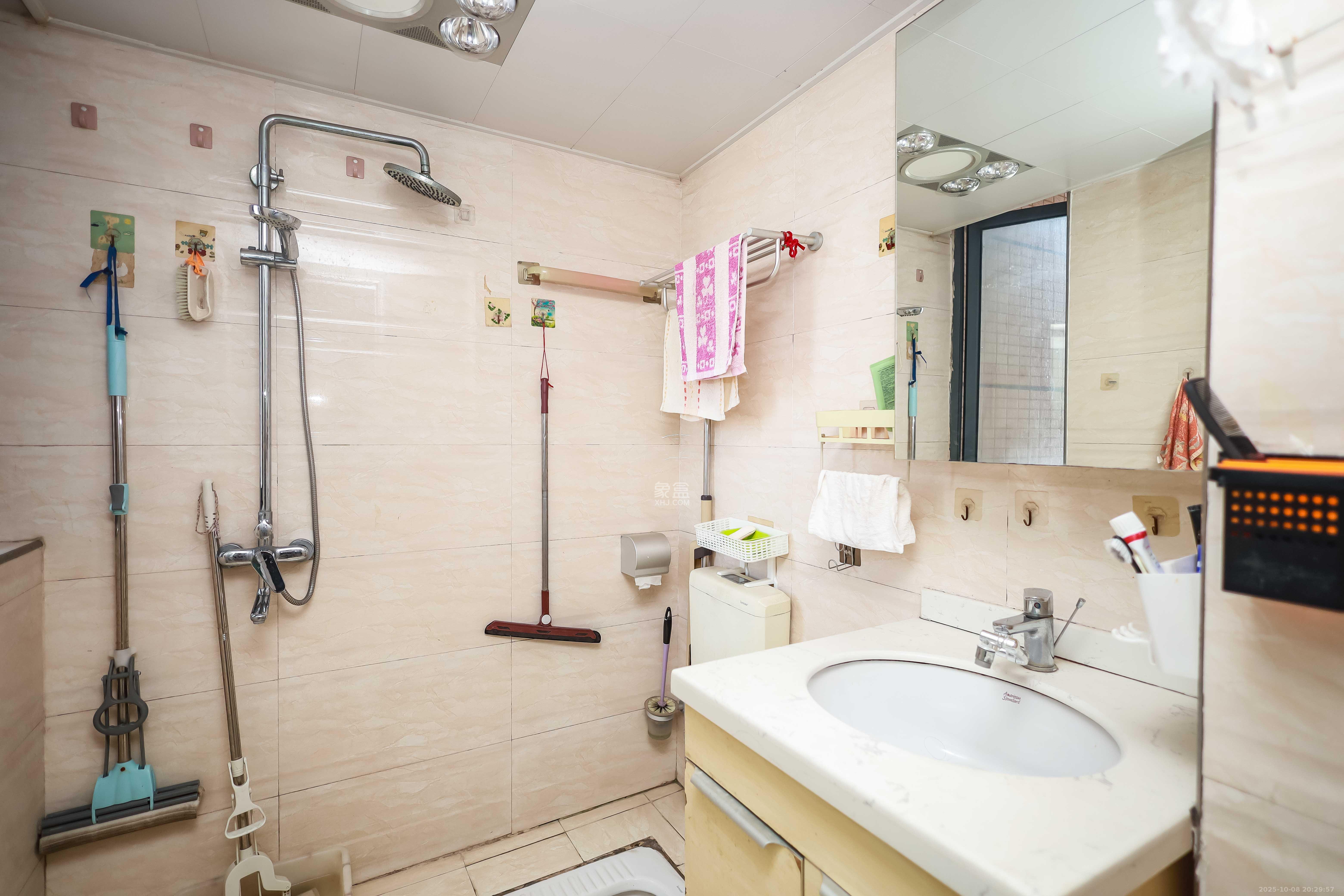 荣盛花语馨苑  3室2厅1卫    58.0万卫生间