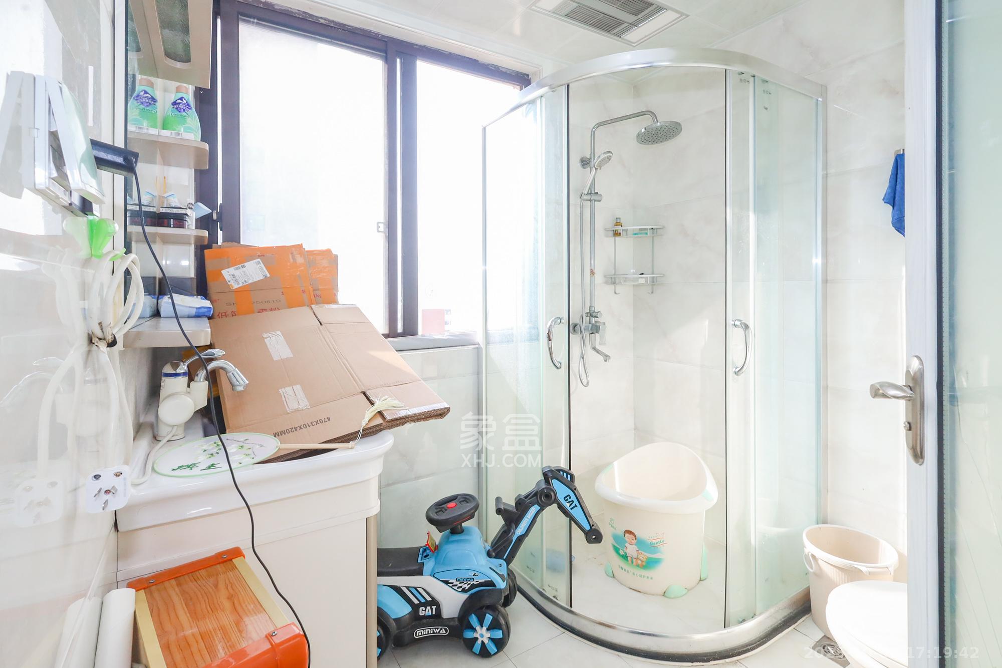 钰龙天下二期（钰龙佳园）  3室2厅2卫    248.0万卫生间