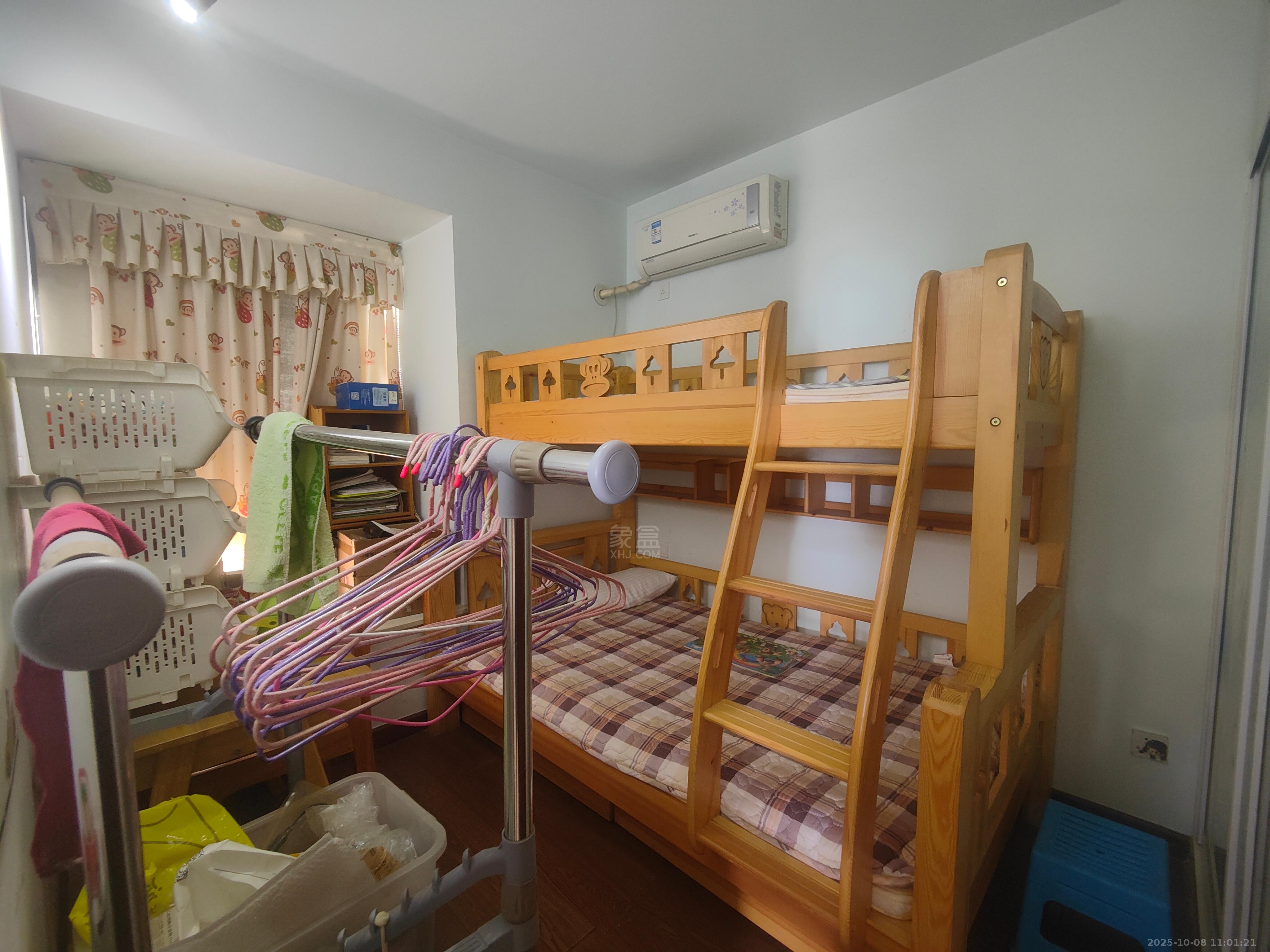 中建御山和苑  3室2厅2卫    1600.0元/月室内图
