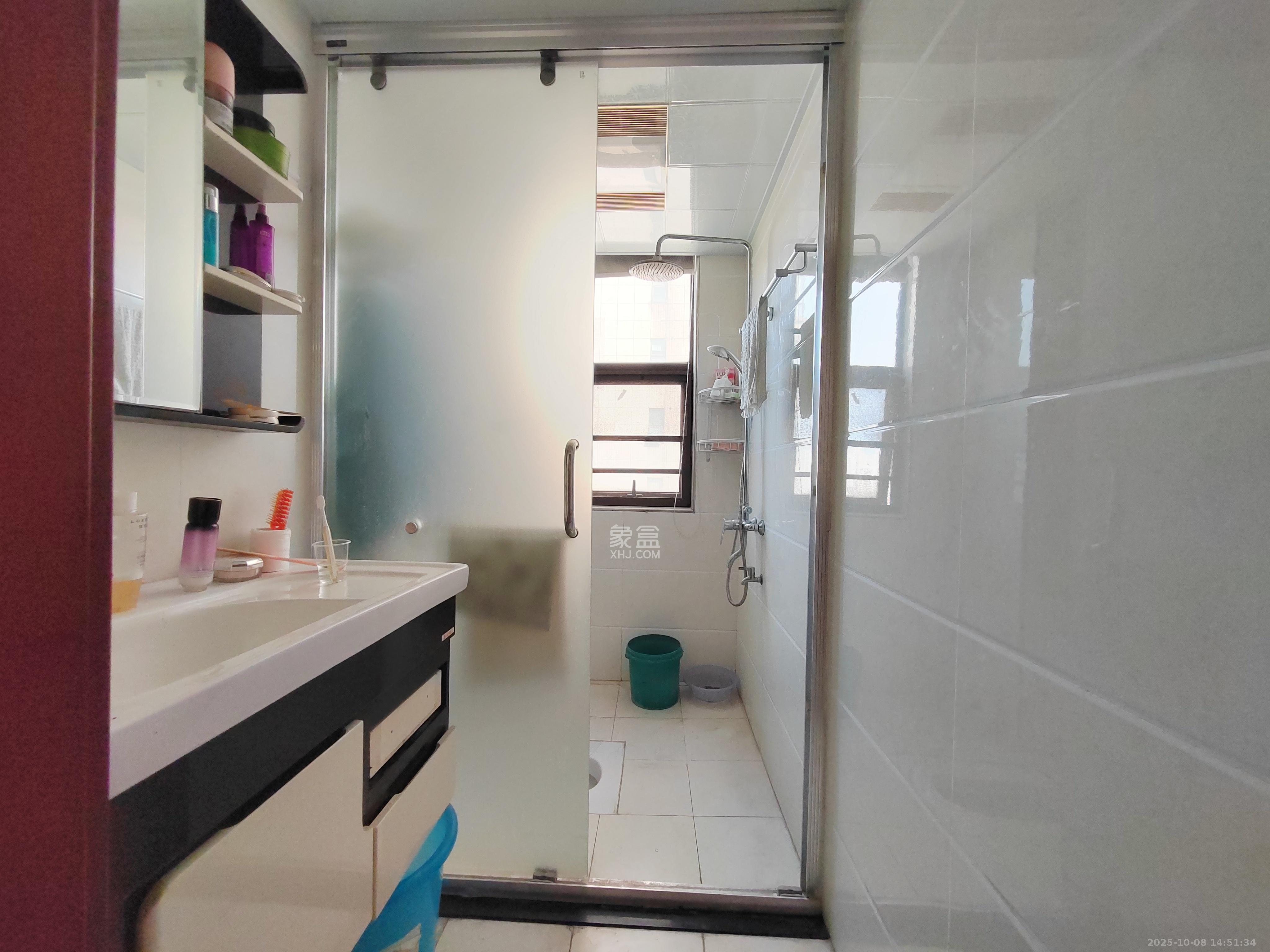 文景领秀  3室2厅2卫    2500.0元/月 文景领秀  3室2厅2卫    2500.0元/月室内图