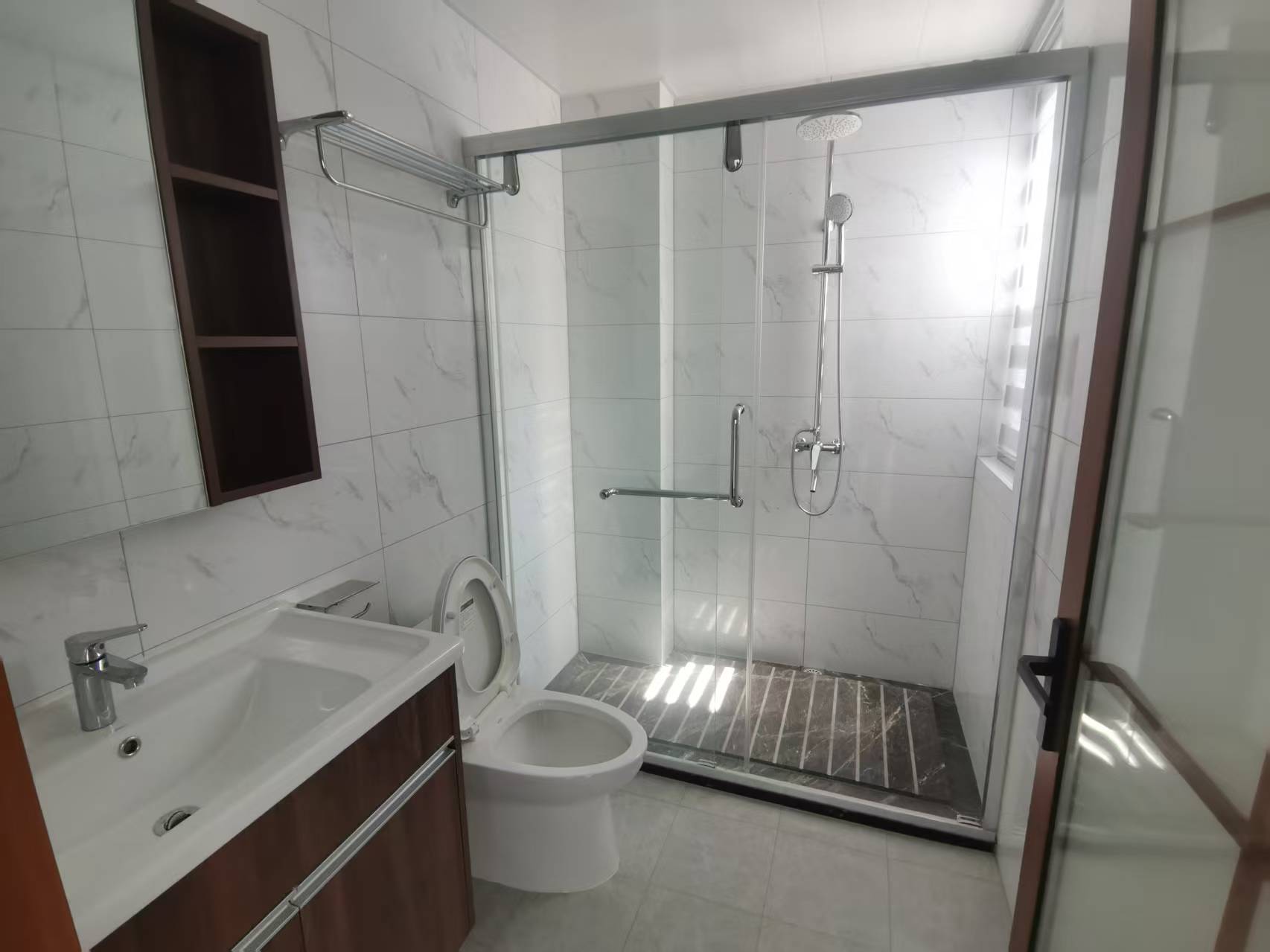 蓝宝凤鸣兰曦 3室2厅2卫 2800.0元/月 蓝宝凤鸣兰曦 3室2厅2卫 2800.0元/月室内图