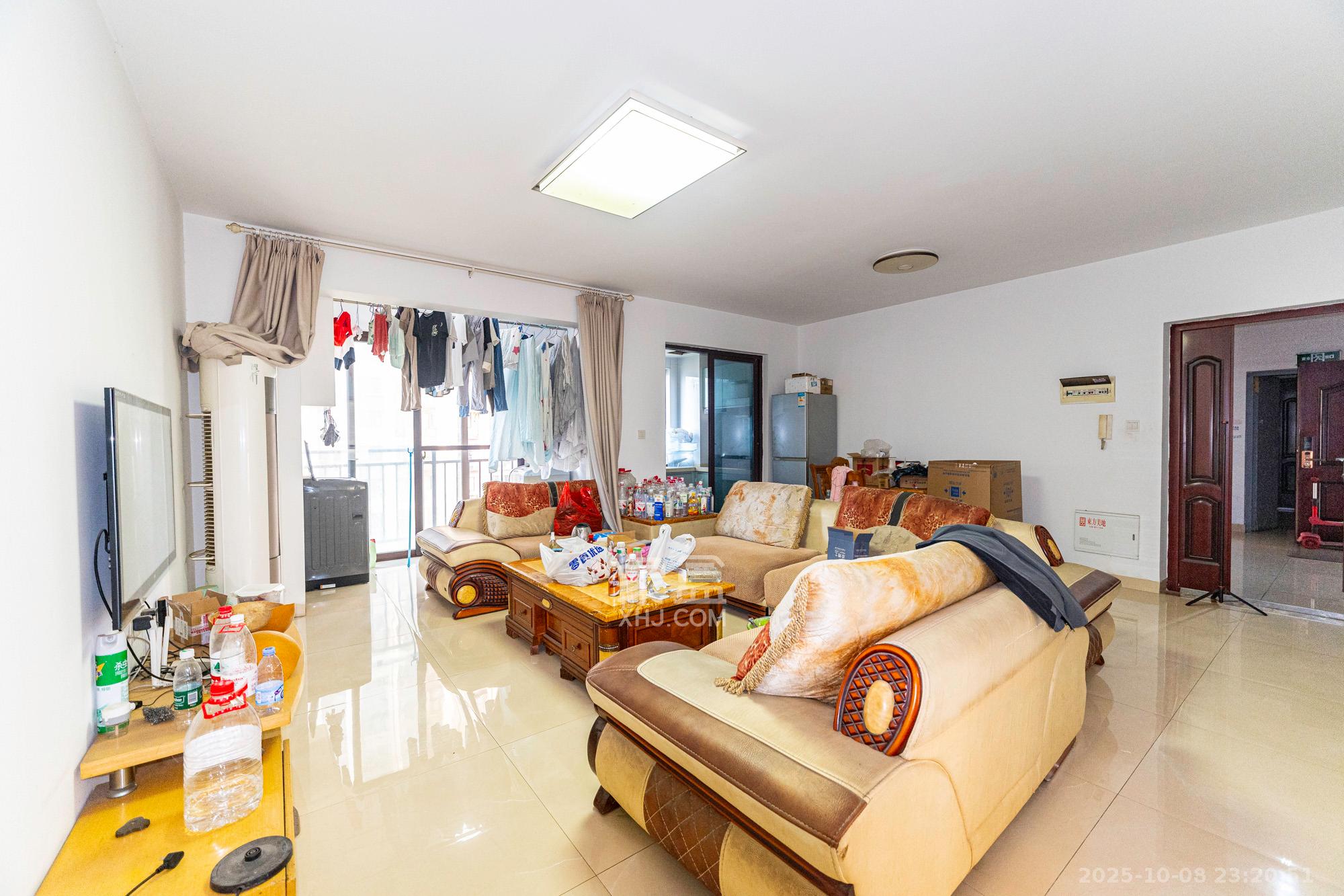 东方美地 3室2厅1卫 68.0万 东方美地 3室2厅1卫 68.0万客厅