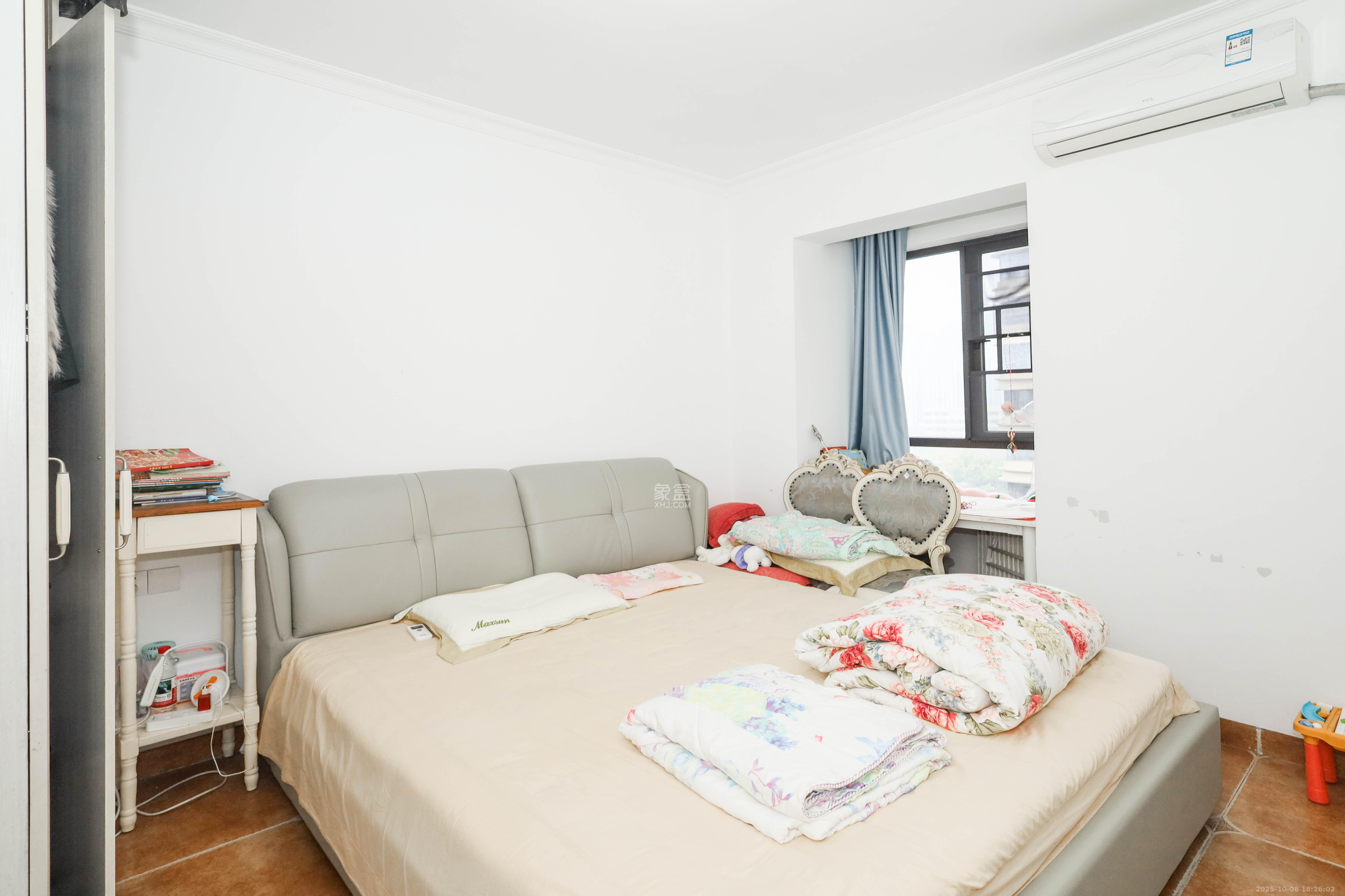 保利麓谷林语D区  4室2厅2卫    128.0万卧室