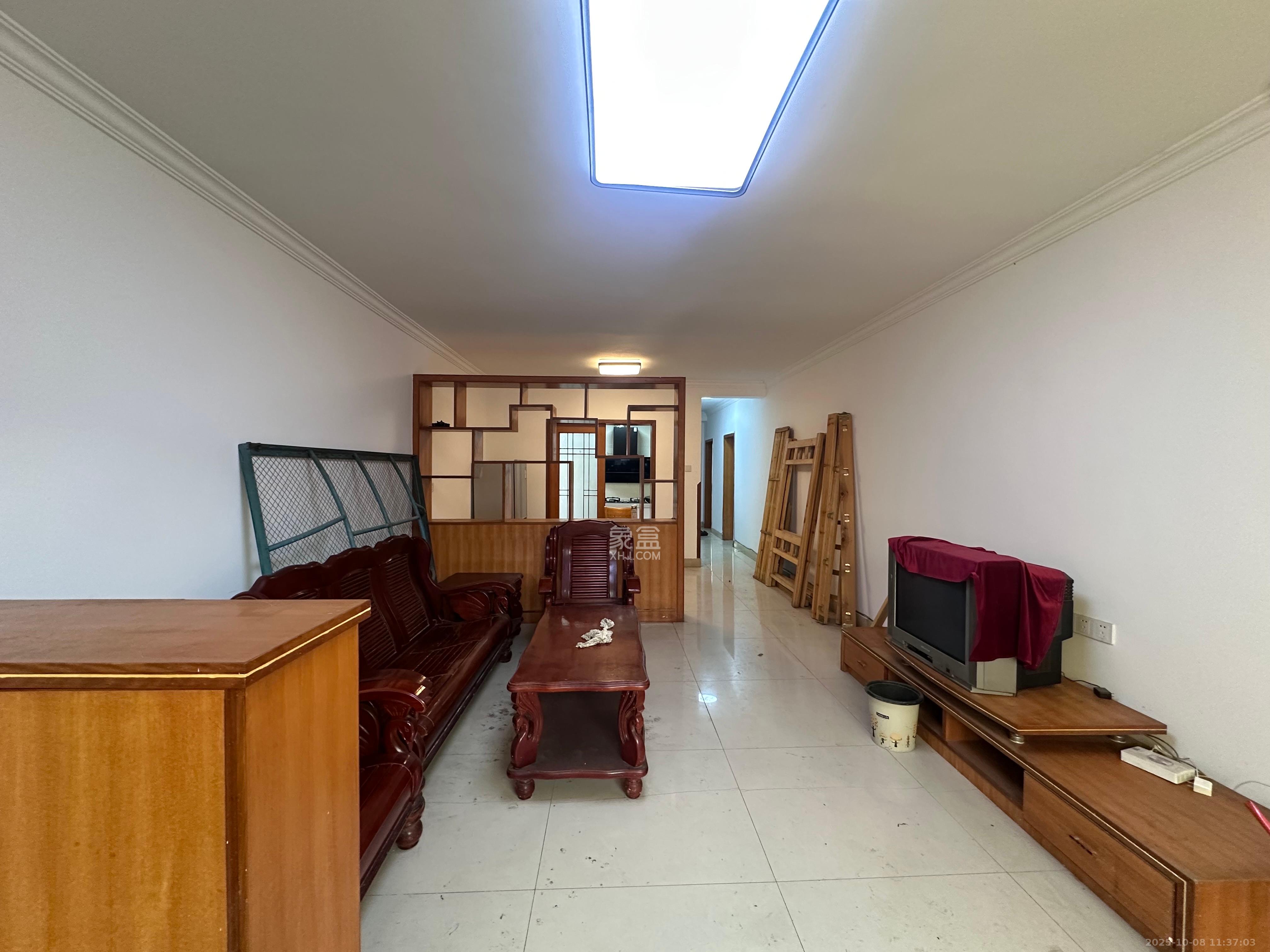 御景龙城 3室2厅2卫 1900.0元/月 御景龙城 3室2厅2卫 1900.0元/月室内图