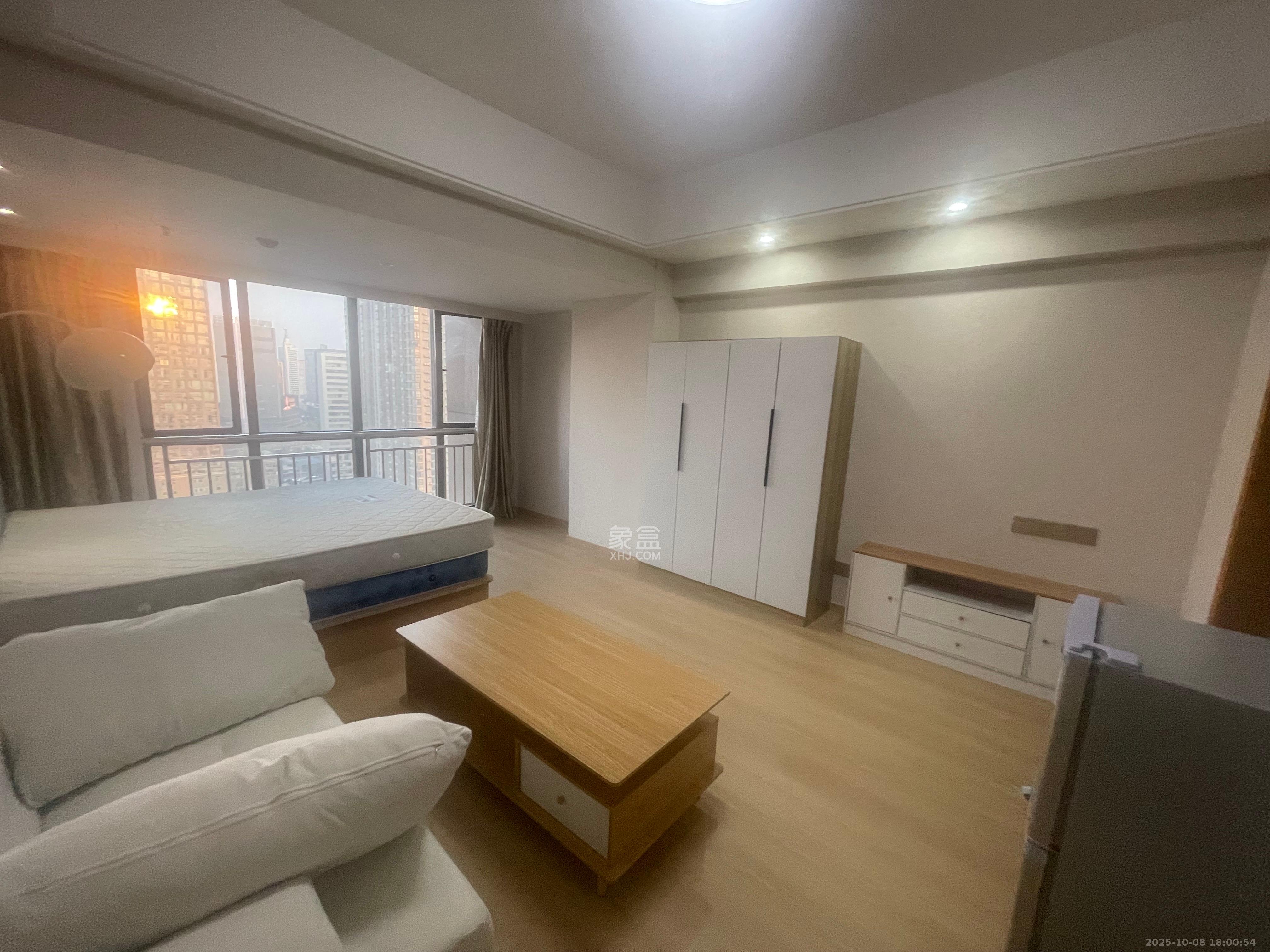 五一钻界  1室1厅1卫    2000.0元/月室内图