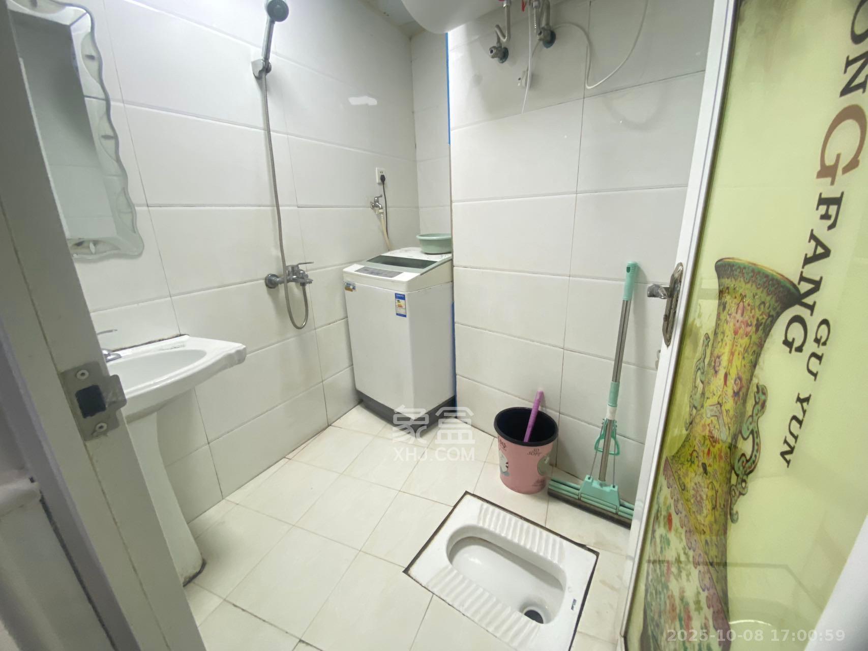 湖韵佳苑 2室2厅1卫 1500.0元/月 湖韵佳苑 2室2厅1卫 1500.0元/月室内图