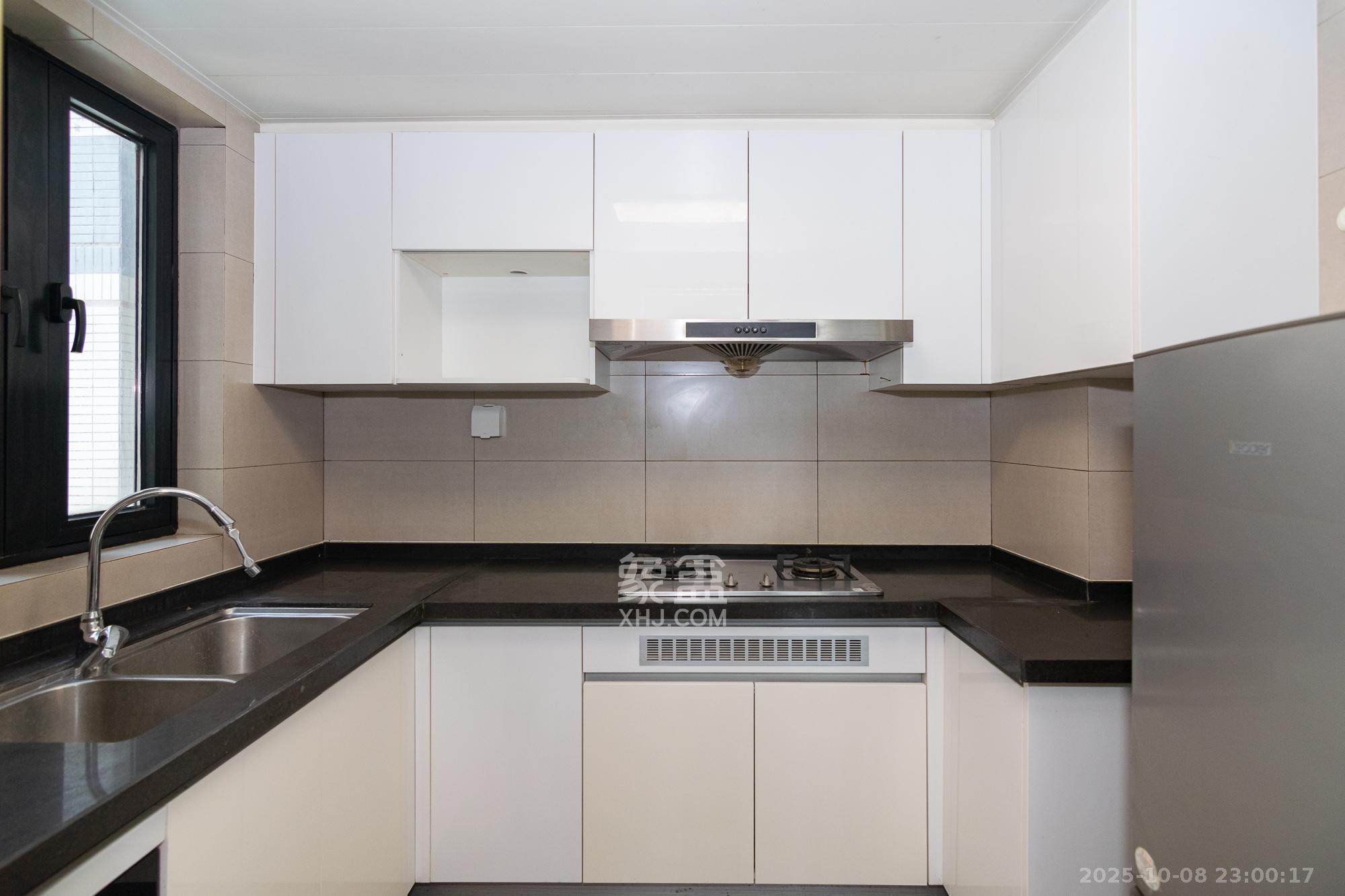 时代年华 3室2厅2卫 85.0万 时代年华 3室2厅2卫 85.0万厨房