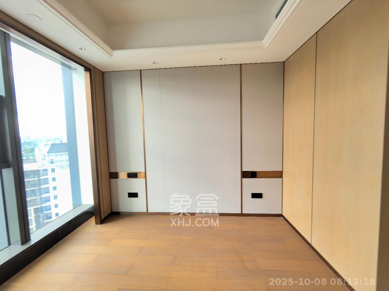 运达中央广场三期  3室2厅2卫    9000.0元/月室内图