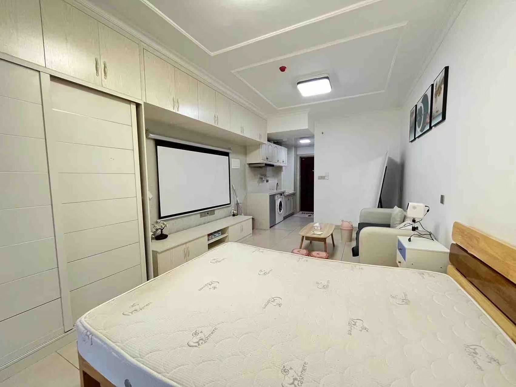 金钟大雁城  1室1厅1卫    1600.0元/月室内图