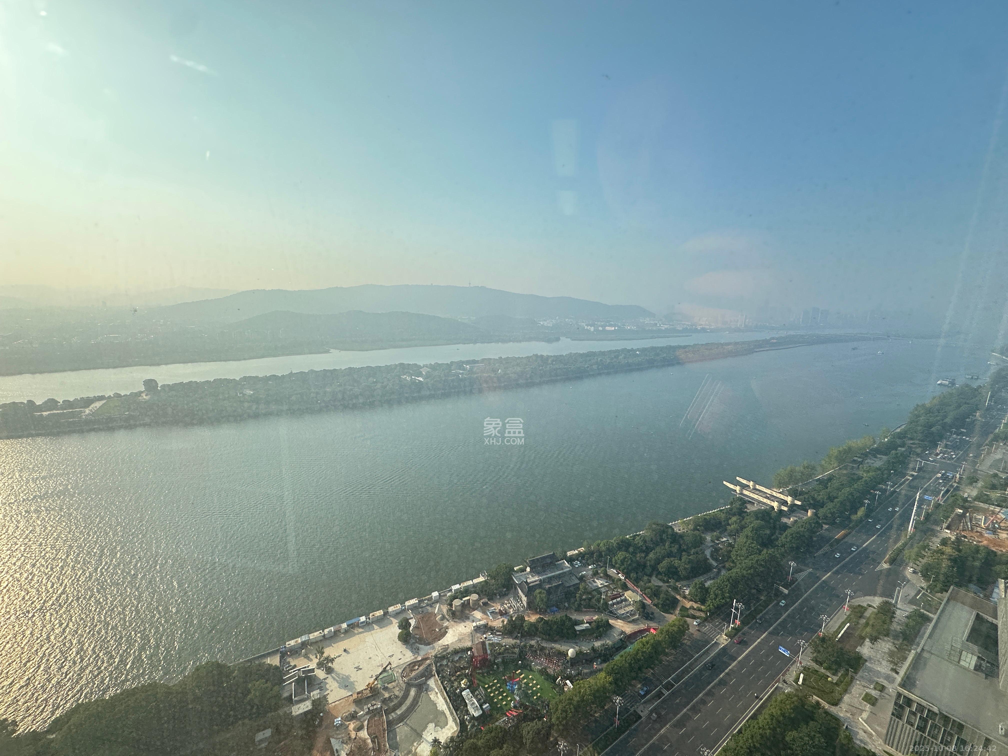 保利国际广场  1室1厅1卫    6500.0元/月