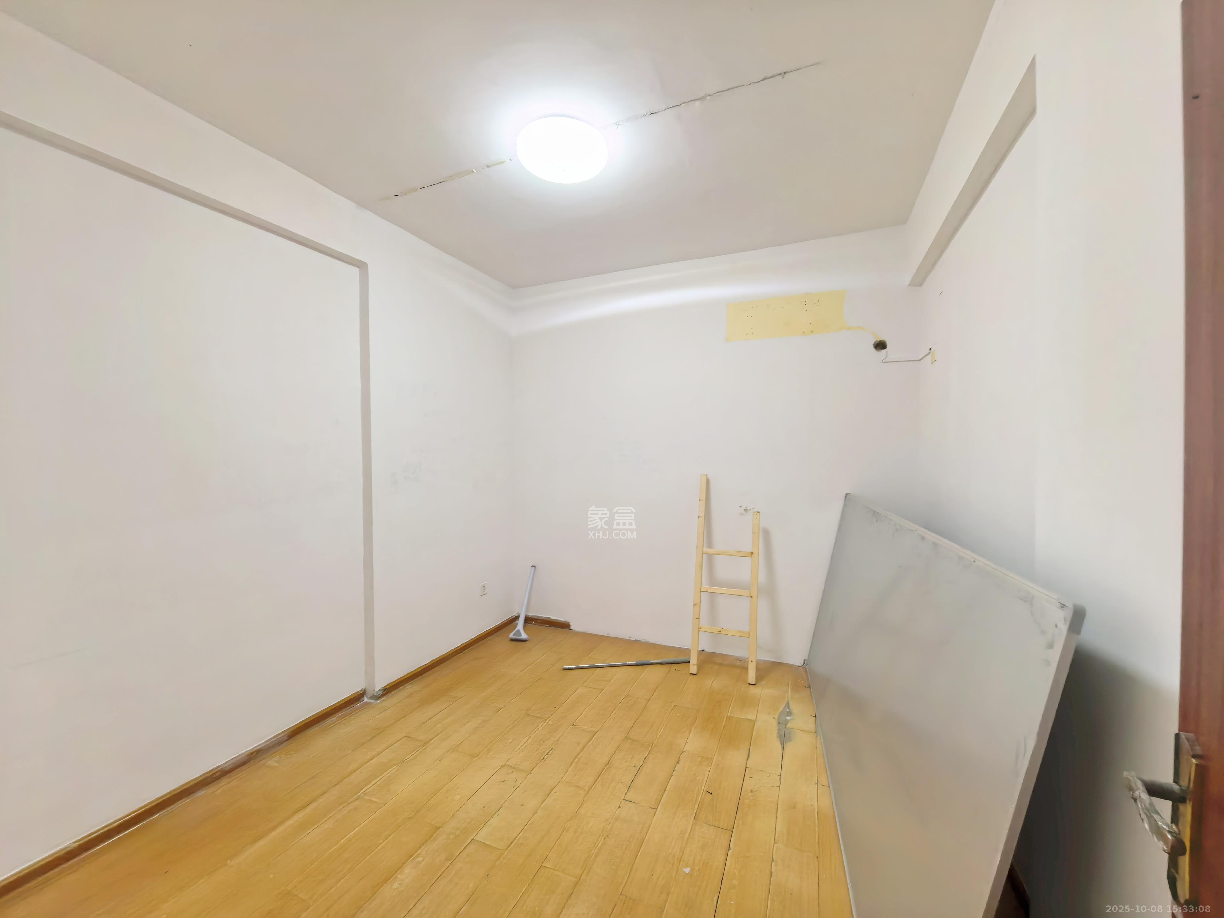 中城丽景香山园 4室2厅2卫 3200.0元/月 中城丽景香山园 4室2厅2卫 3200.0元/月室内图