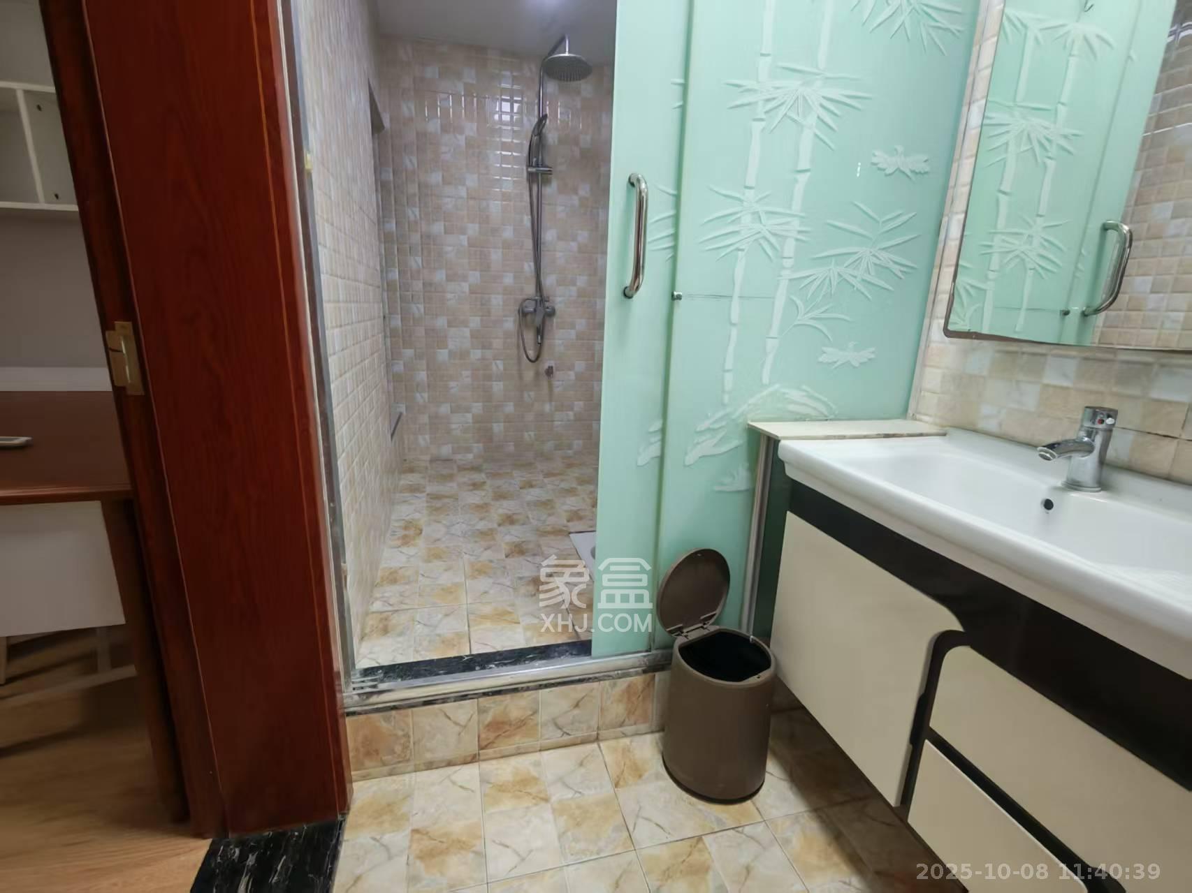 绿地中央广场  3室2厅1卫    2800.0元/月 绿地中央广场  3室2厅1卫    2800.0元/月室内图