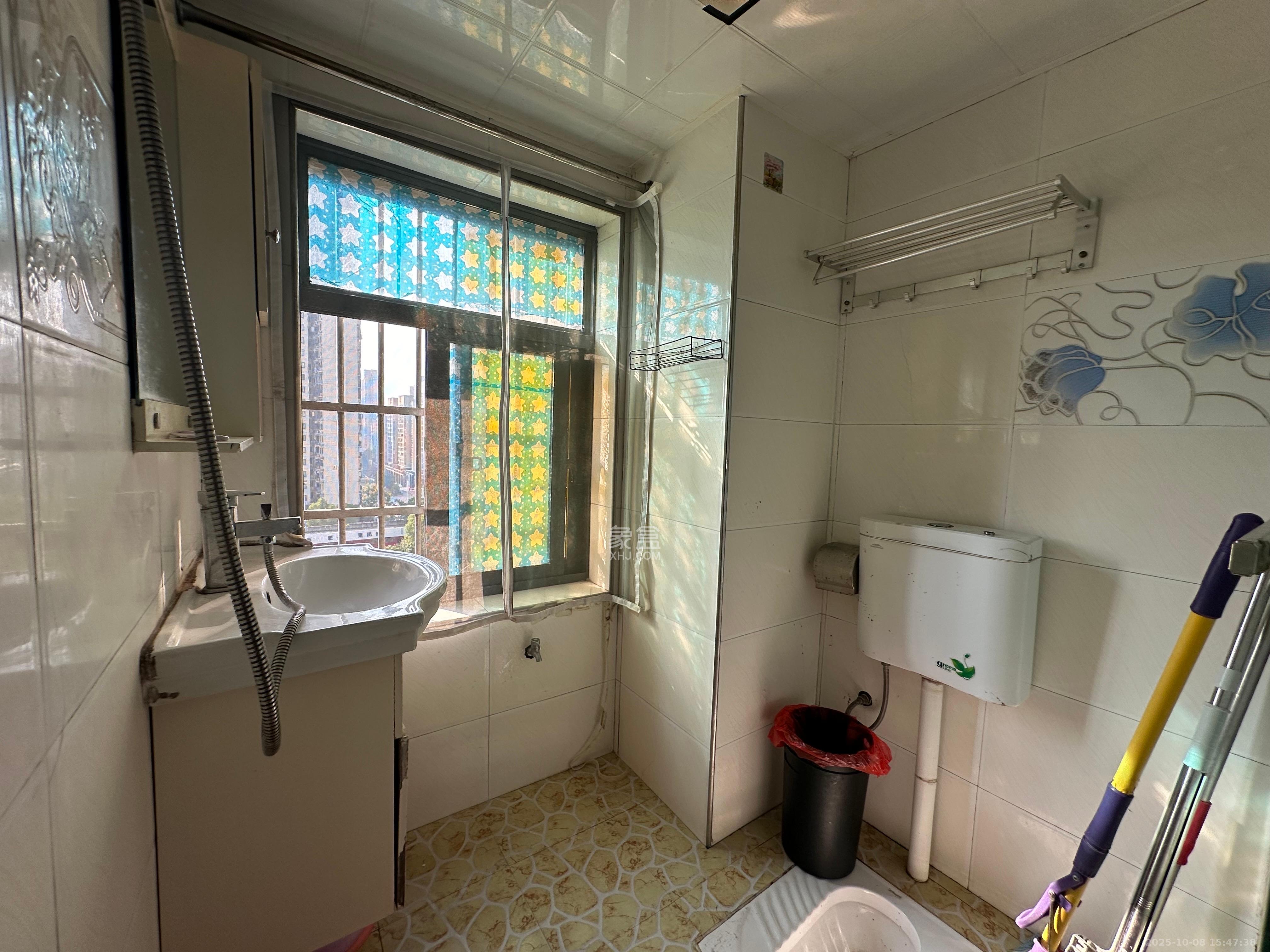 上峰苑(兰亭玥岛) 2室2厅1卫 1800.0元/月 上峰苑(兰亭玥岛) 2室2厅1卫 1800.0元/月室内图