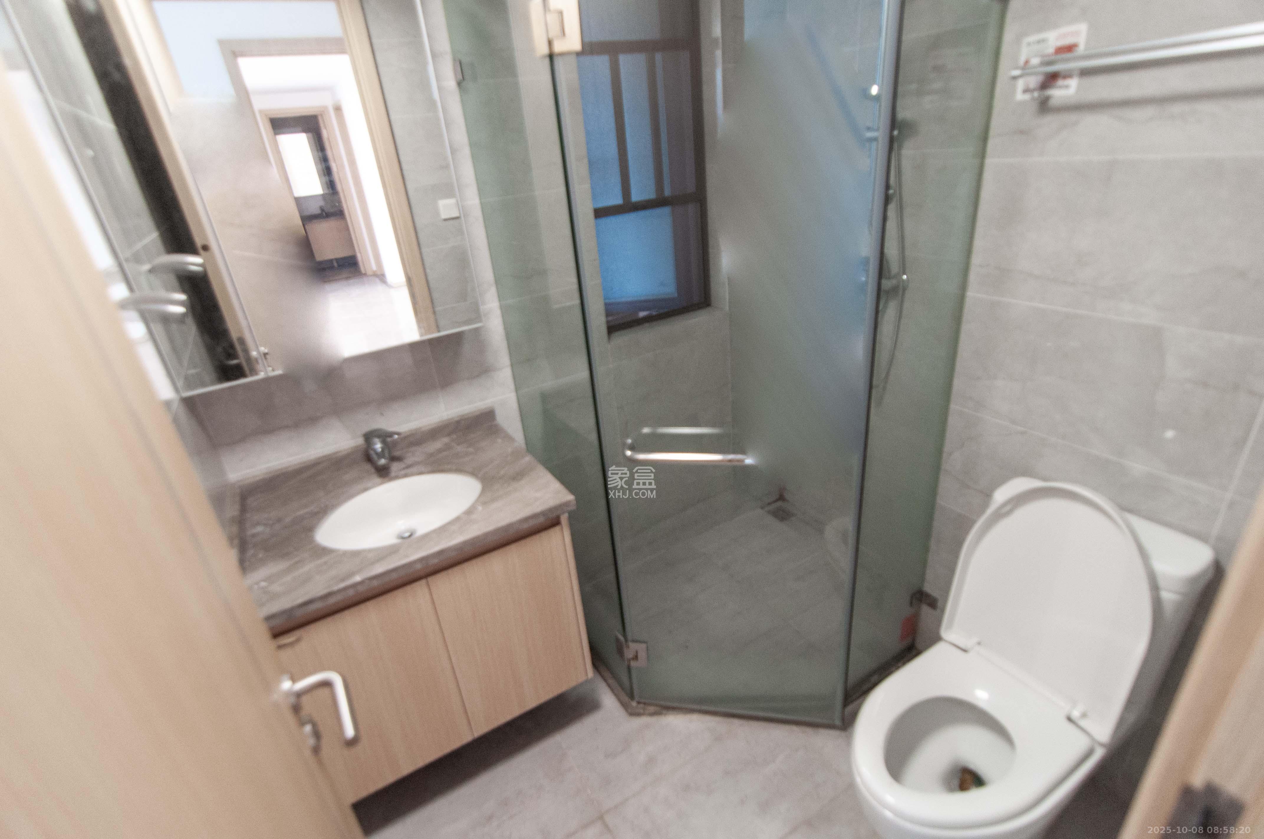 梅溪湖玺悦（新城金茂梦想玺悦）  3室2厅2卫    135.0万卫生间