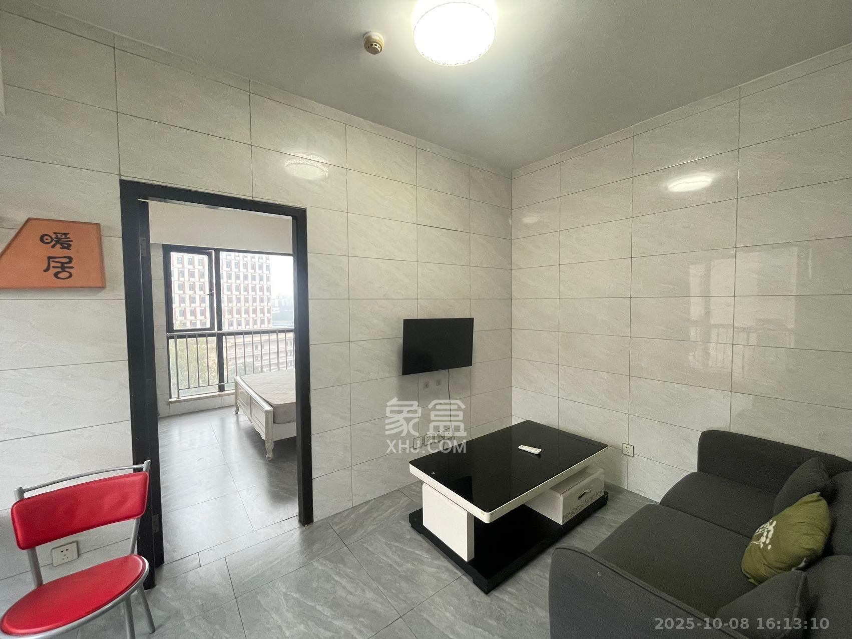 德思勤城市广场(宝格丽公寓) 1室1厅1卫 1700.0元/月 德思勤城市广场(宝格丽公寓) 1室1厅1卫 1700.0元/月室内图