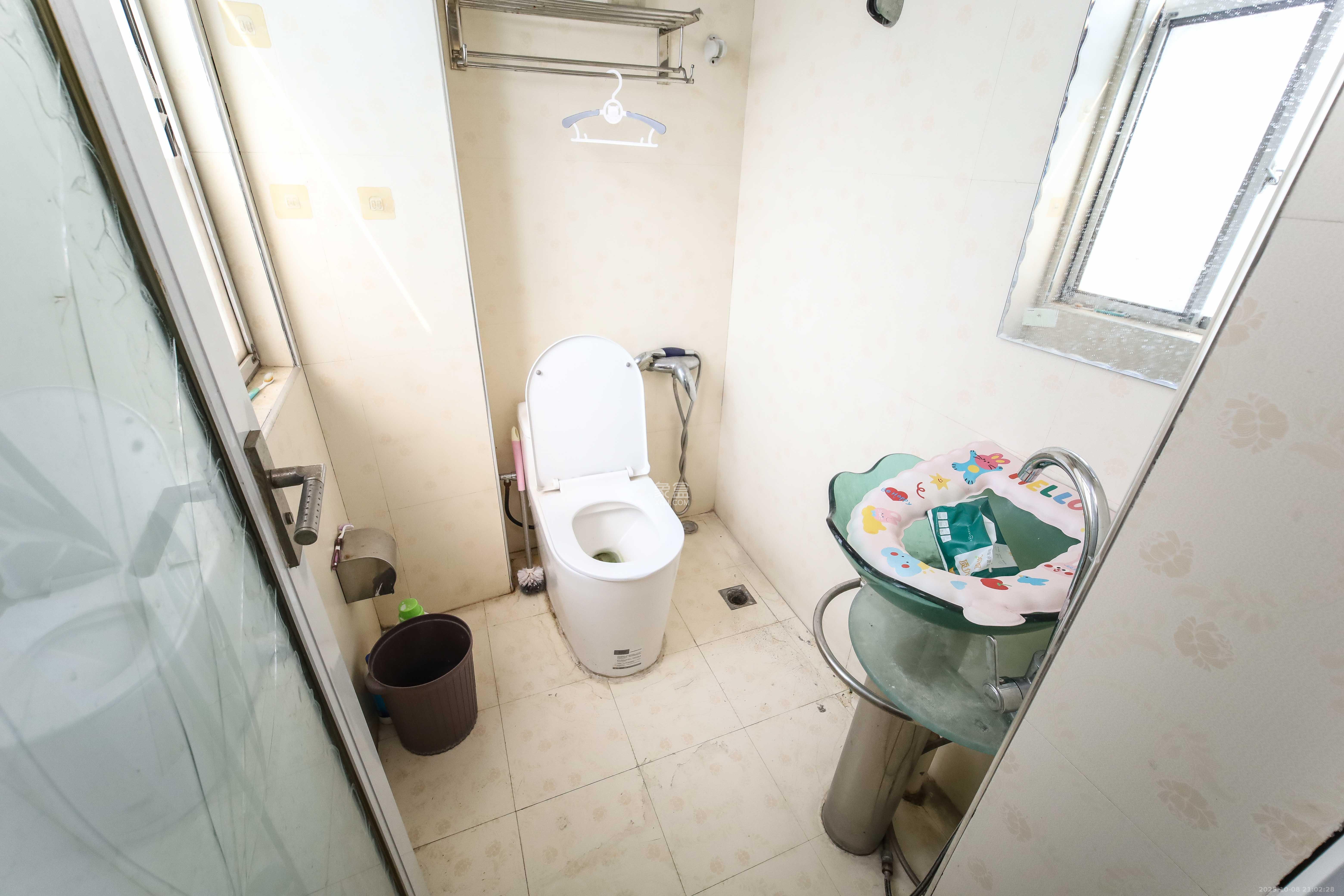 高桥现代商贸城  2室1厅1卫    59.5万卫生间