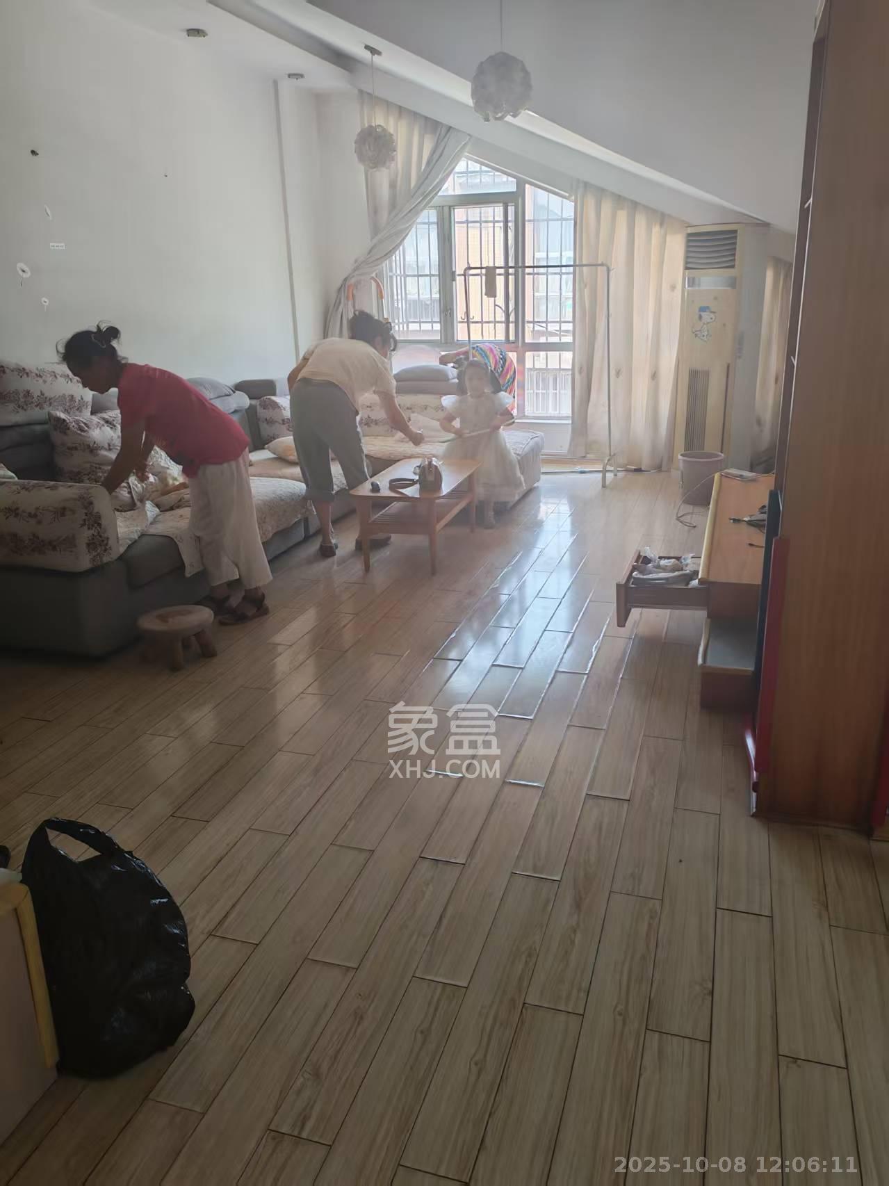 泰时三湘金地 2室2厅1卫 1400.0元/月 泰时三湘金地 2室2厅1卫 1400.0元/月室内图