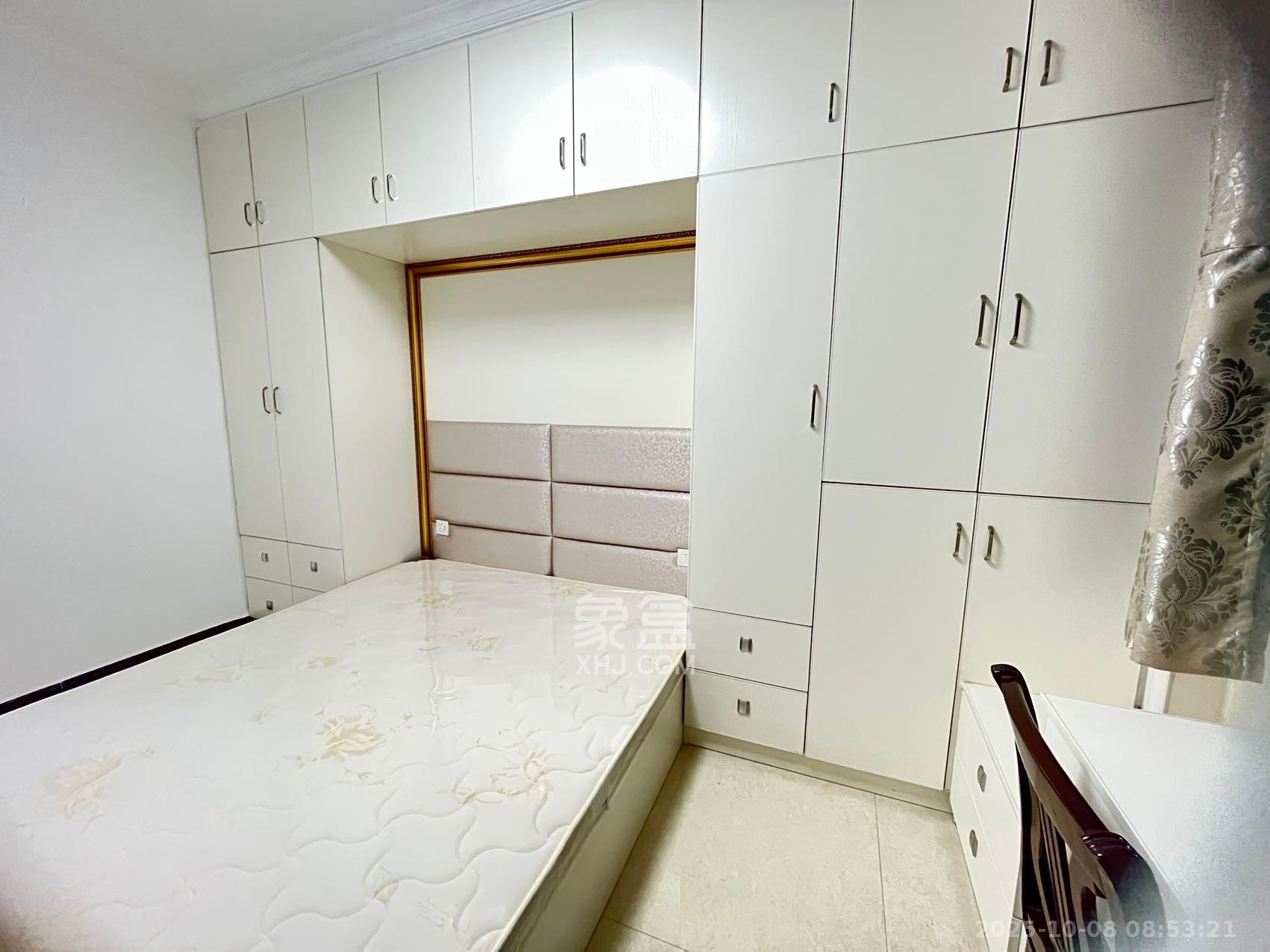 中南红领邦（红星嘉和苑）  3室2厅1卫    2000.0元/月室内图