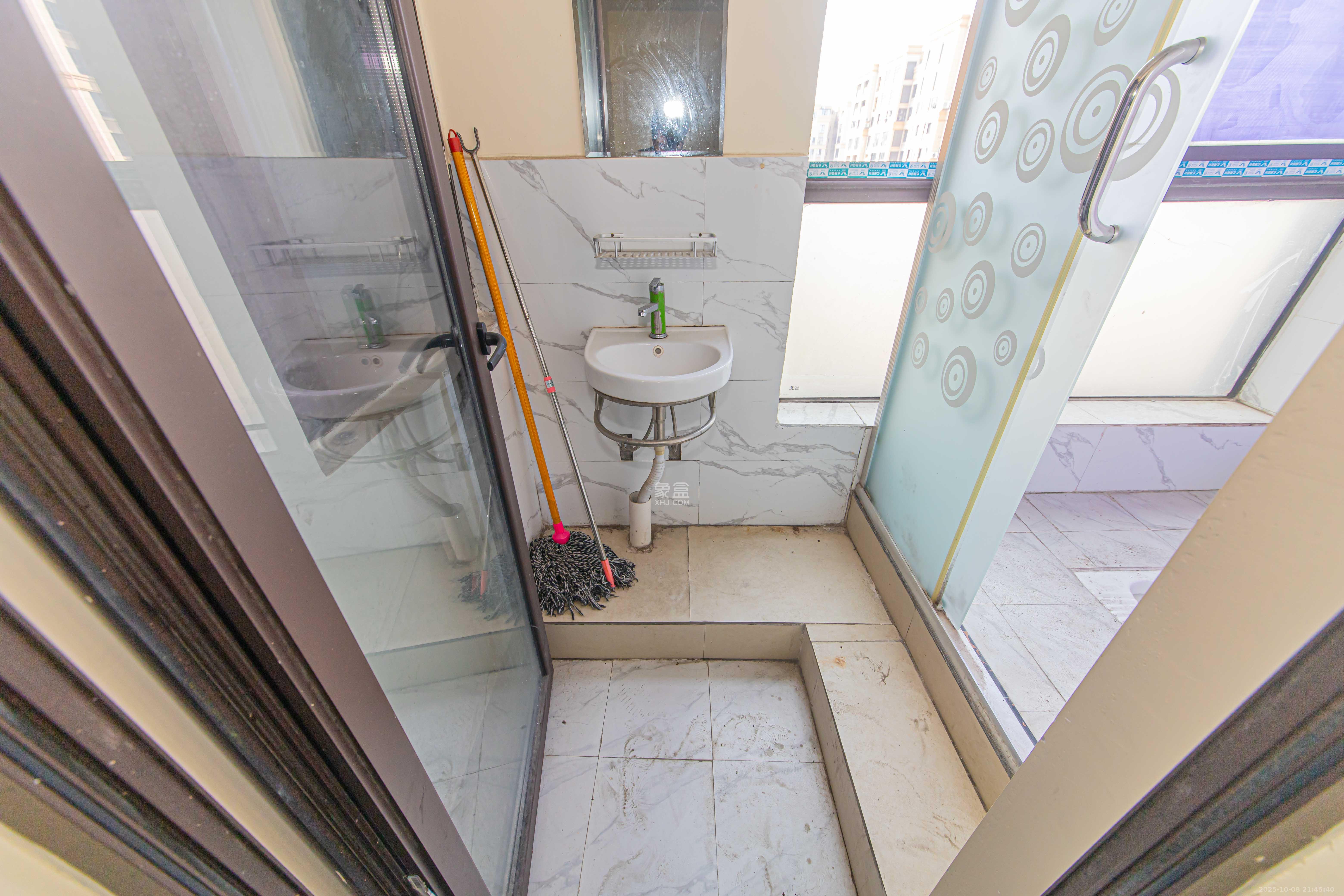 鑫远悦城(鑫远悦时代)  4室2厅2卫    139.0万 鑫远悦城(鑫远悦时代)  4室2厅2卫    139.0万卫生间